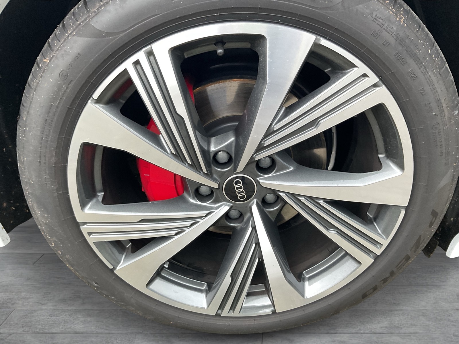 Audi Q6 e-tron quattro S LINE AHK B&O 360CAM ACC LM21