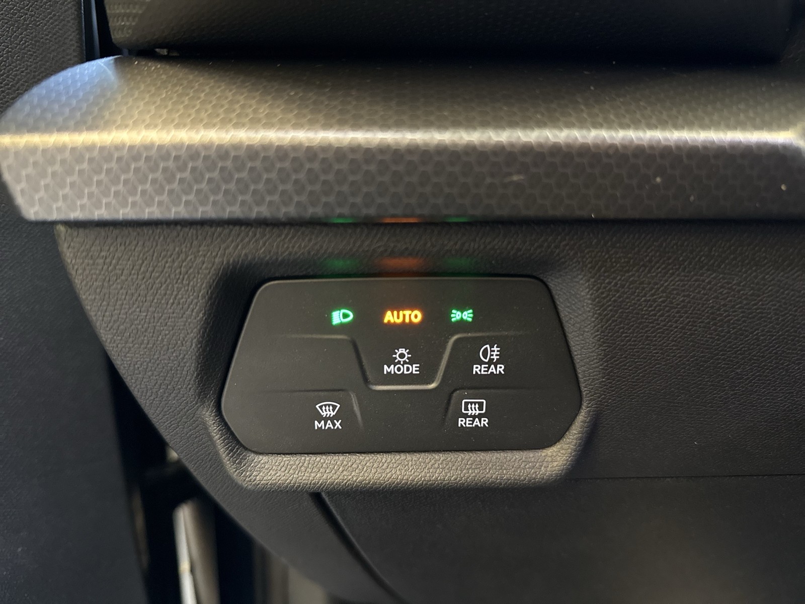 Seat Leon ST 1.5 eTSI STYLE NAVI CARPLAY SITZHEIZUNG