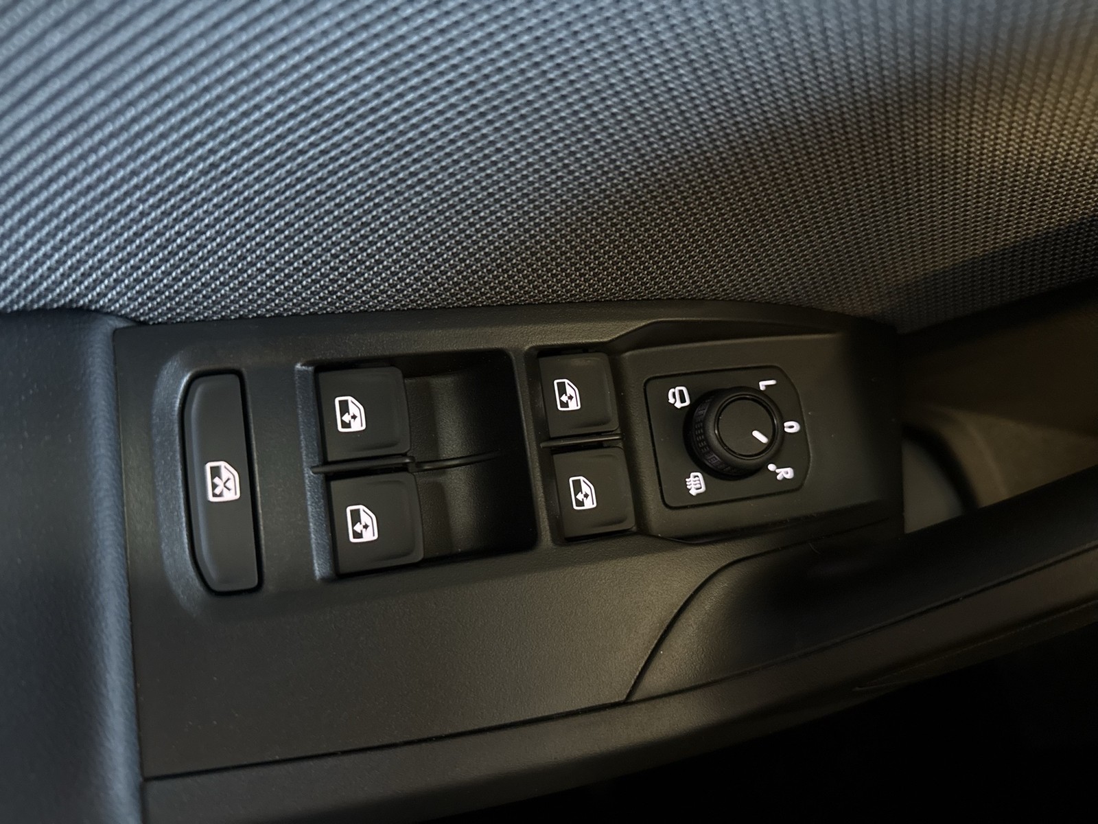 Seat Leon ST 1.5 eTSI STYLE NAVI CARPLAY SITZHEIZUNG