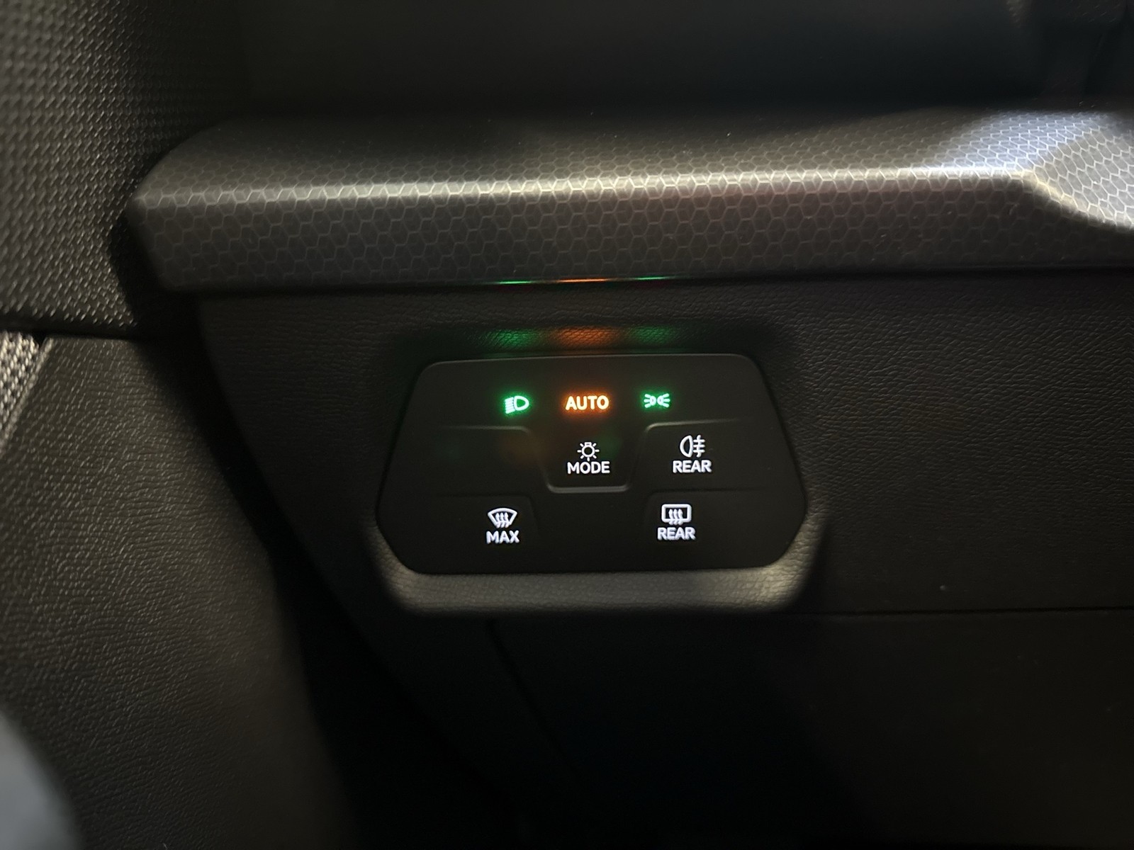 Seat Leon ST 1.5 eTSI STYLE NAVI CARPLAY SITZHEIZUNG
