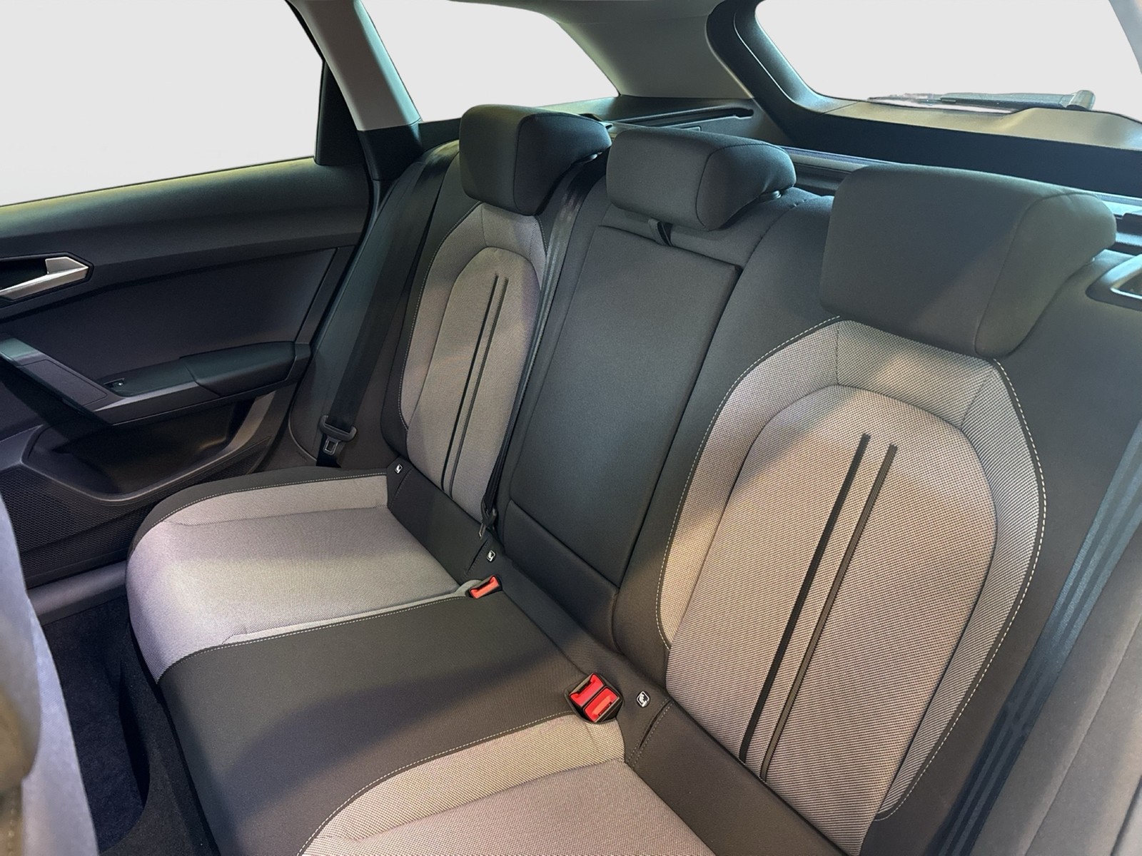 Seat Leon ST 1.5 eTSI STYLE NAVI CARPLAY SITZHEIZUNG