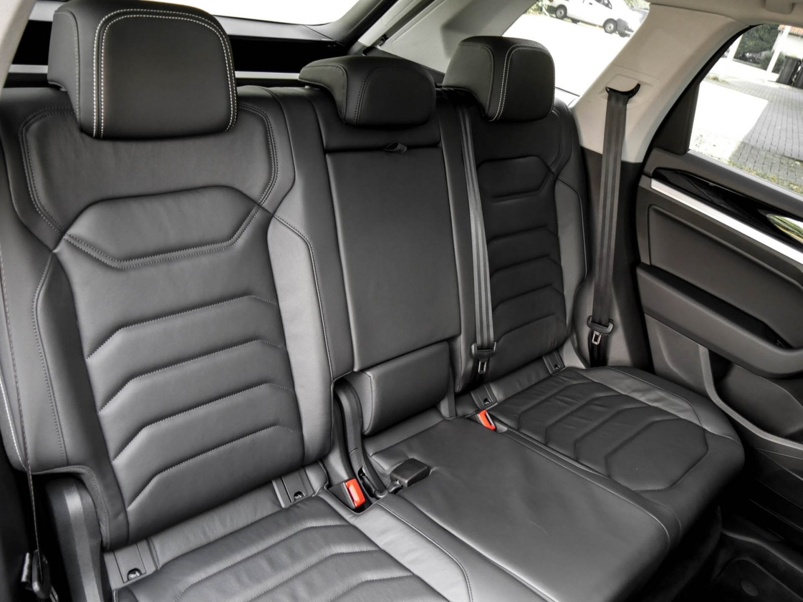 Volkswagen Touareg V6 NEUES MODELL PANO AHK CAM ACC LM19