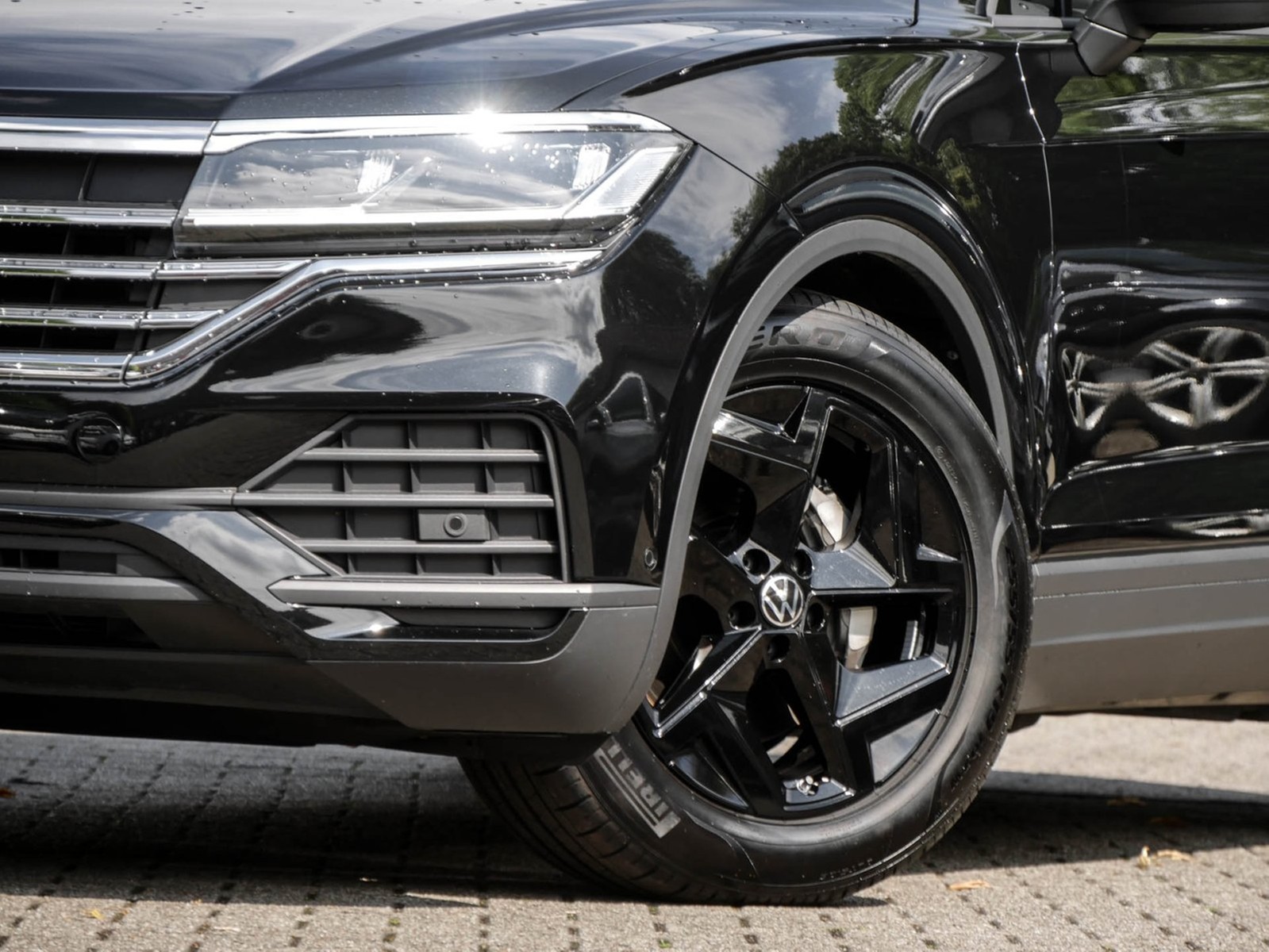 Volkswagen Touareg V6 NEUES MODELL PANO AHK CAM ACC LM19