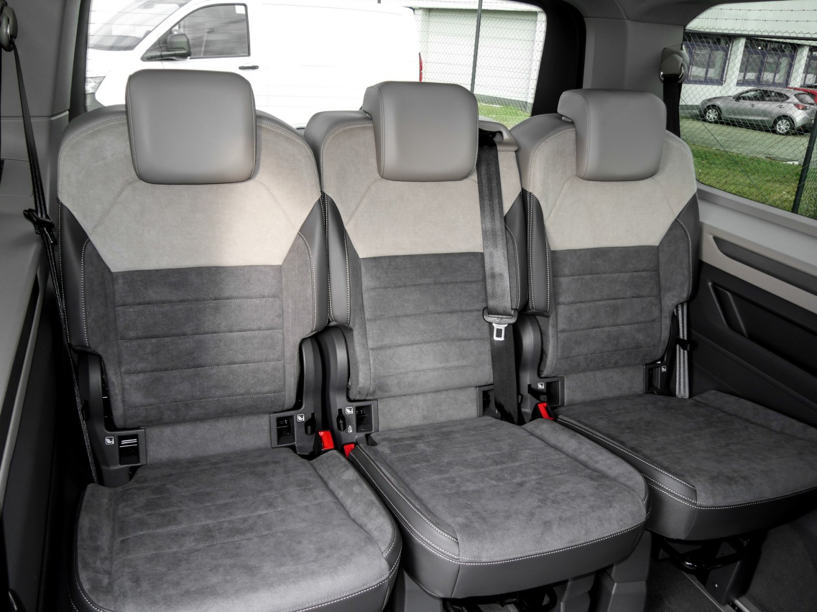 Volkswagen T7 Multivan LÜ 2.0 TDI Edition Shz LED e klappe schiebetür