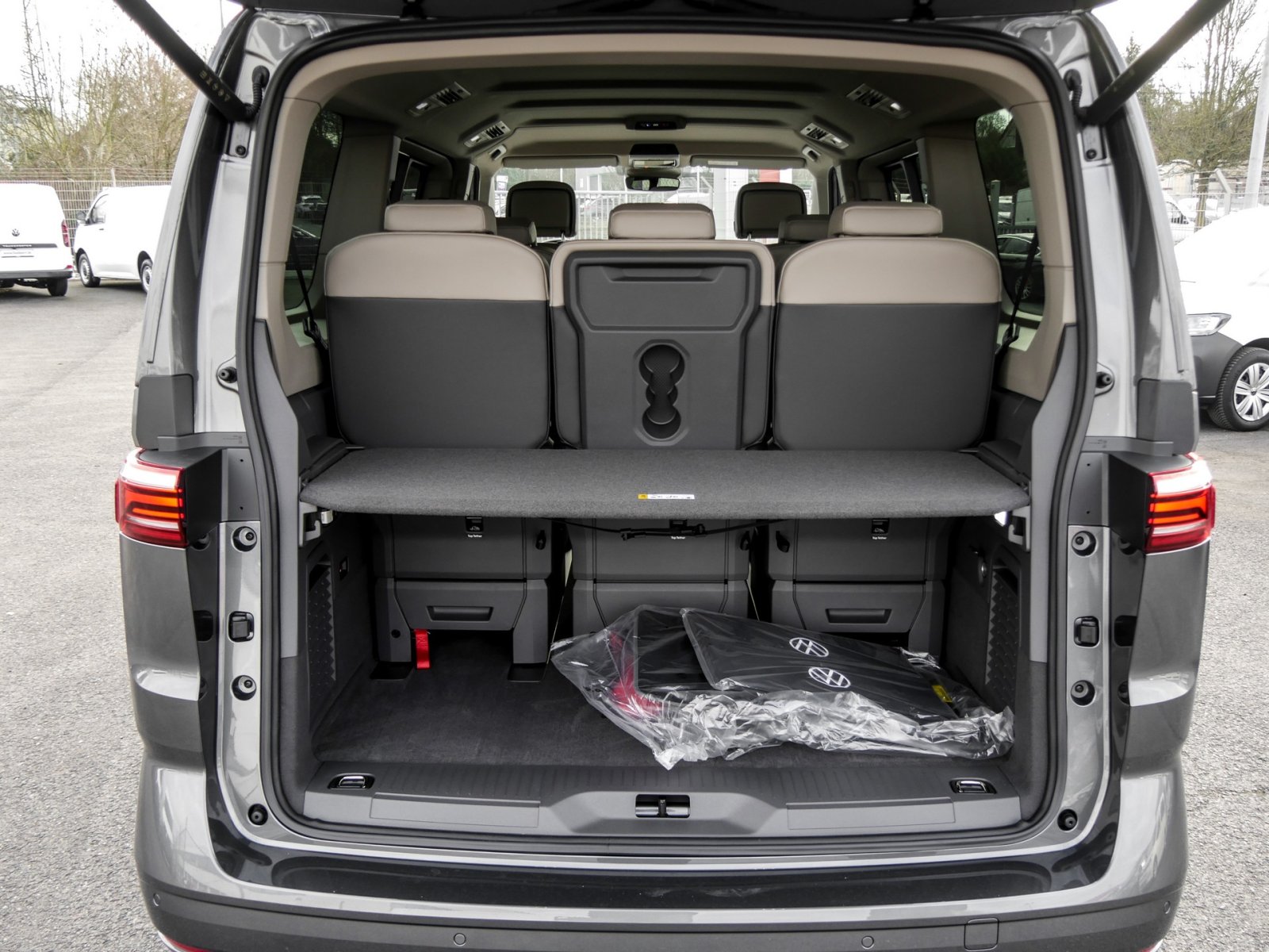 Volkswagen T7 Multivan LÜ 2.0 TDI Edition Shz LED e klappe schiebetür