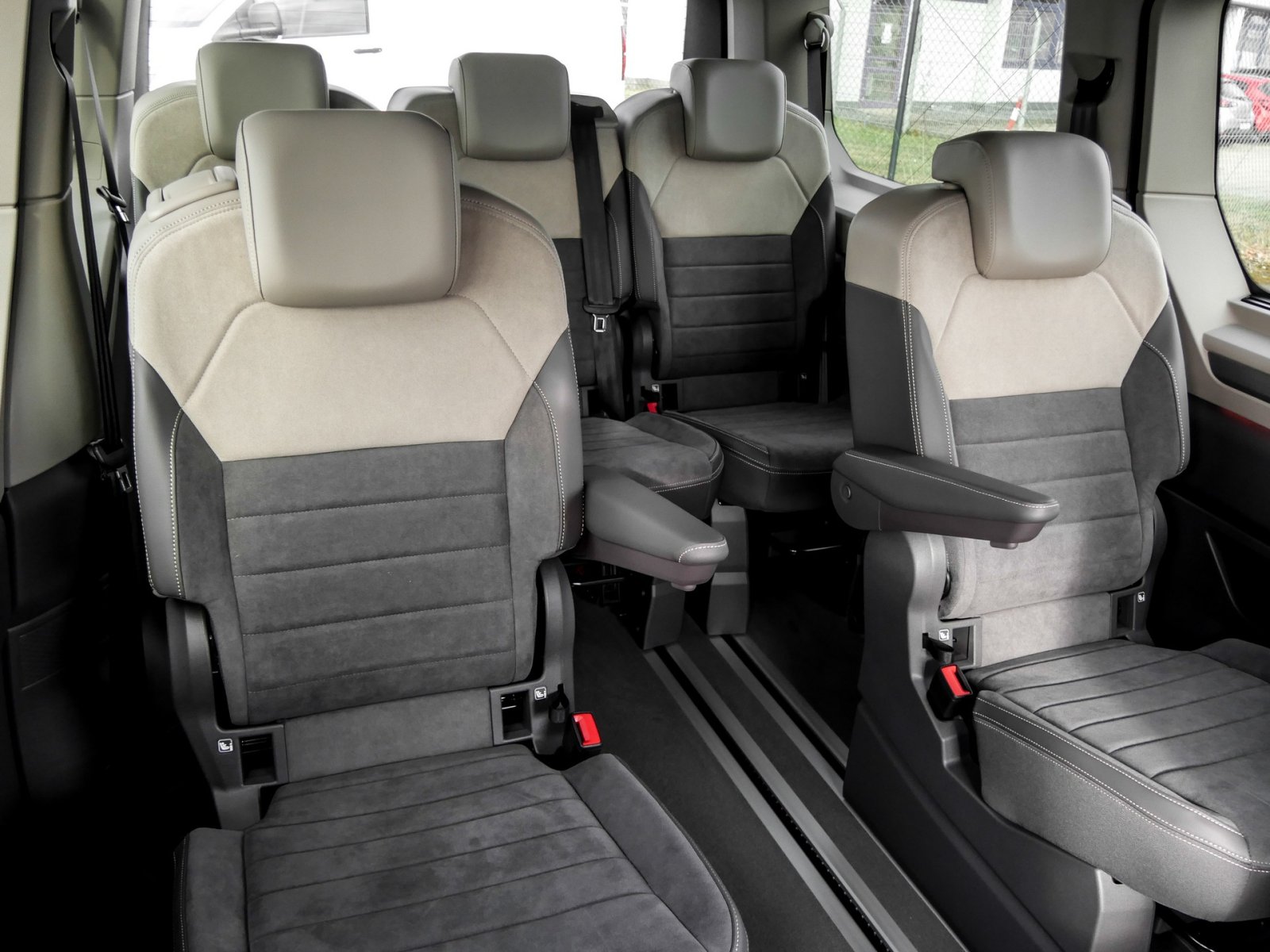 Volkswagen T7 Multivan LÜ 2.0 TDI Edition Shz LED e klappe schiebetür