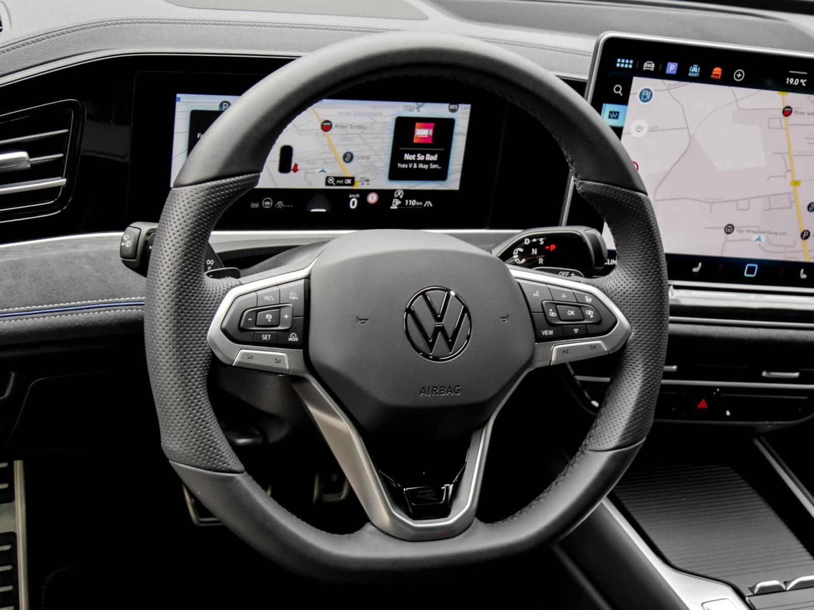 Volkswagen Passat Variant 2.0 R-LINE 4X4 NEUESMODELL AHK 18Z