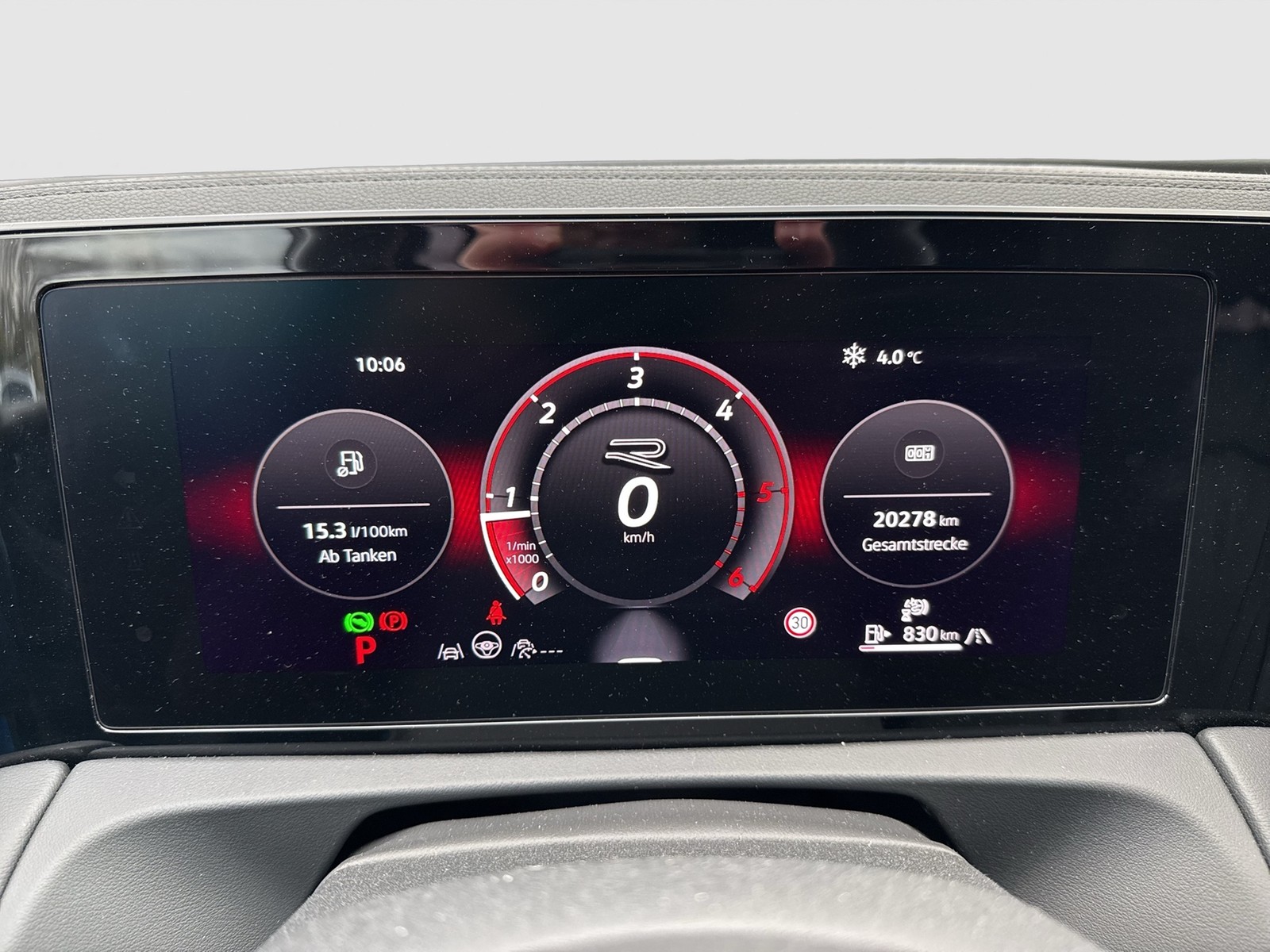 Volkswagen Tiguan 2.0 R-LINE BLACK STYLE 4X4 PANO AHK LM20