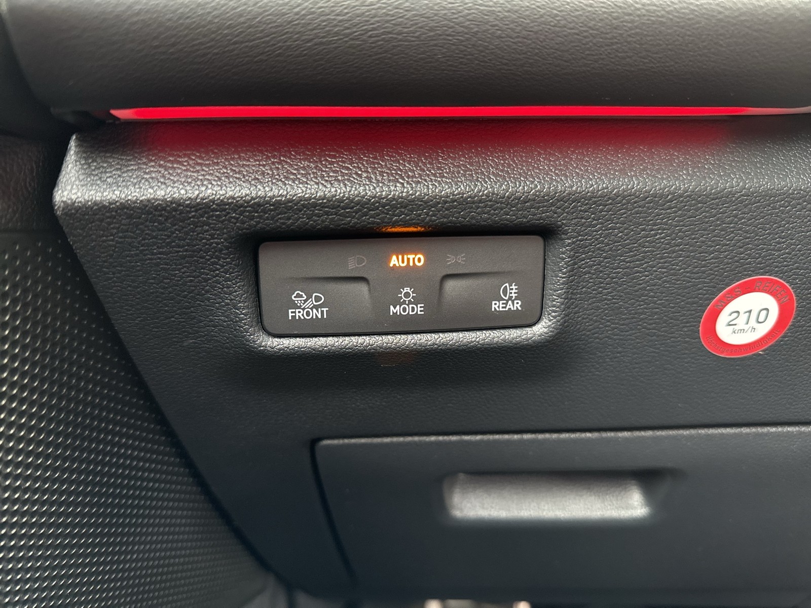 Volkswagen Tiguan 2.0 R-LINE BLACK STYLE 4X4 PANO AHK LM20