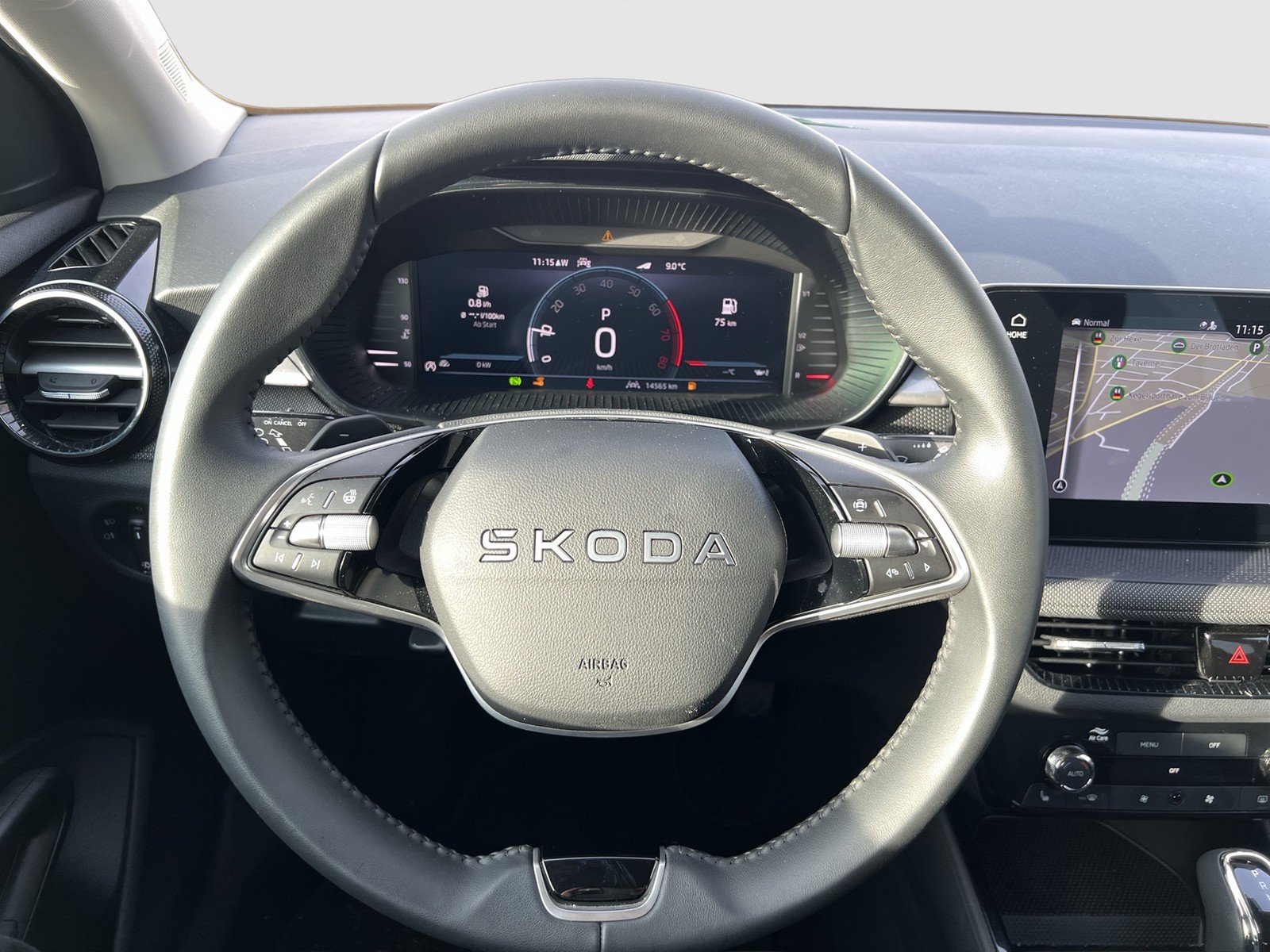 Skoda Fabia 1.0 TOUR CAM NAVI AHK-VORBEREITUNG SITZHZ.