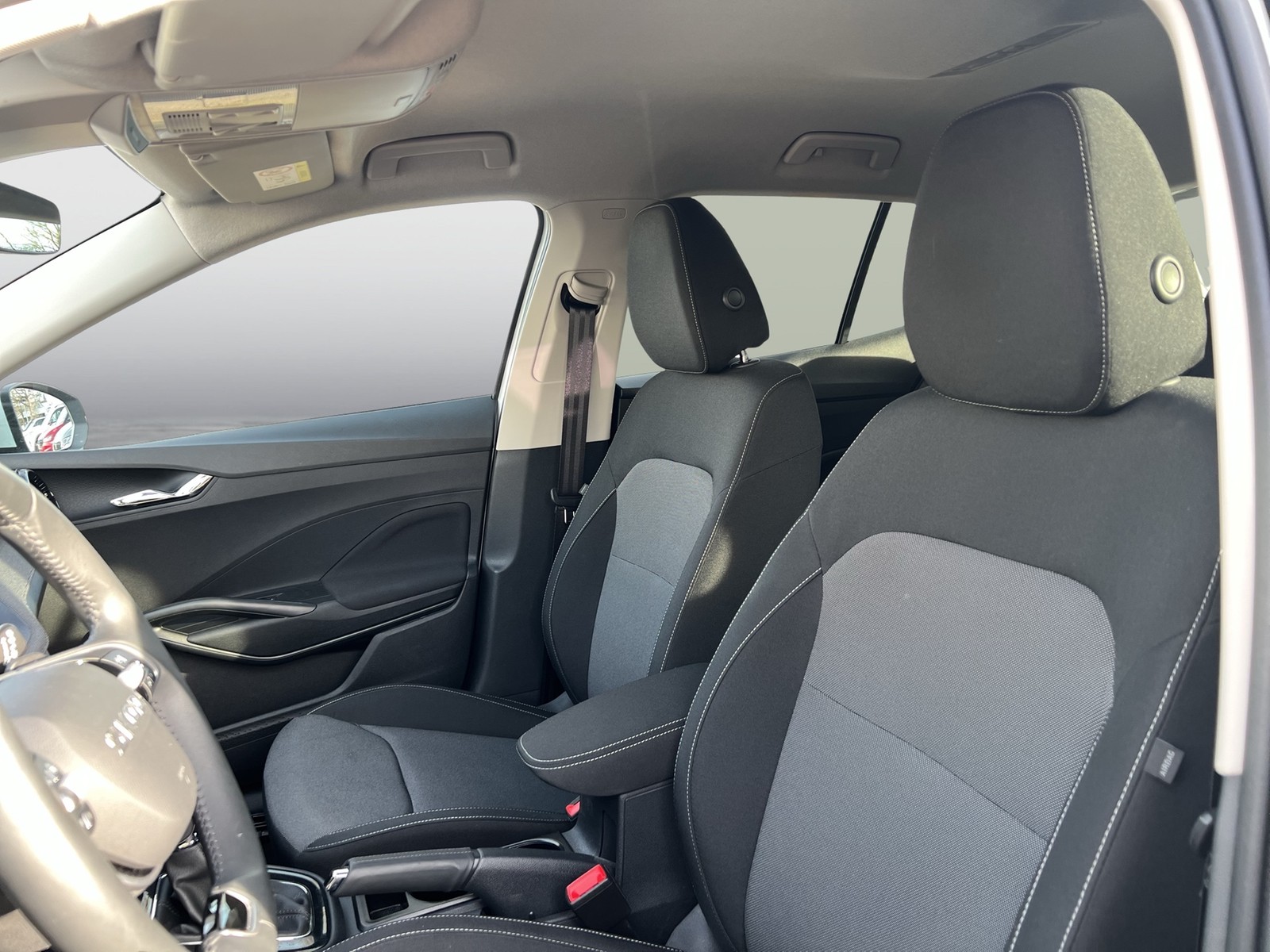 Skoda Fabia 1.0 TOUR CAM NAVI AHK-VORBEREITUNG SITZHZ.