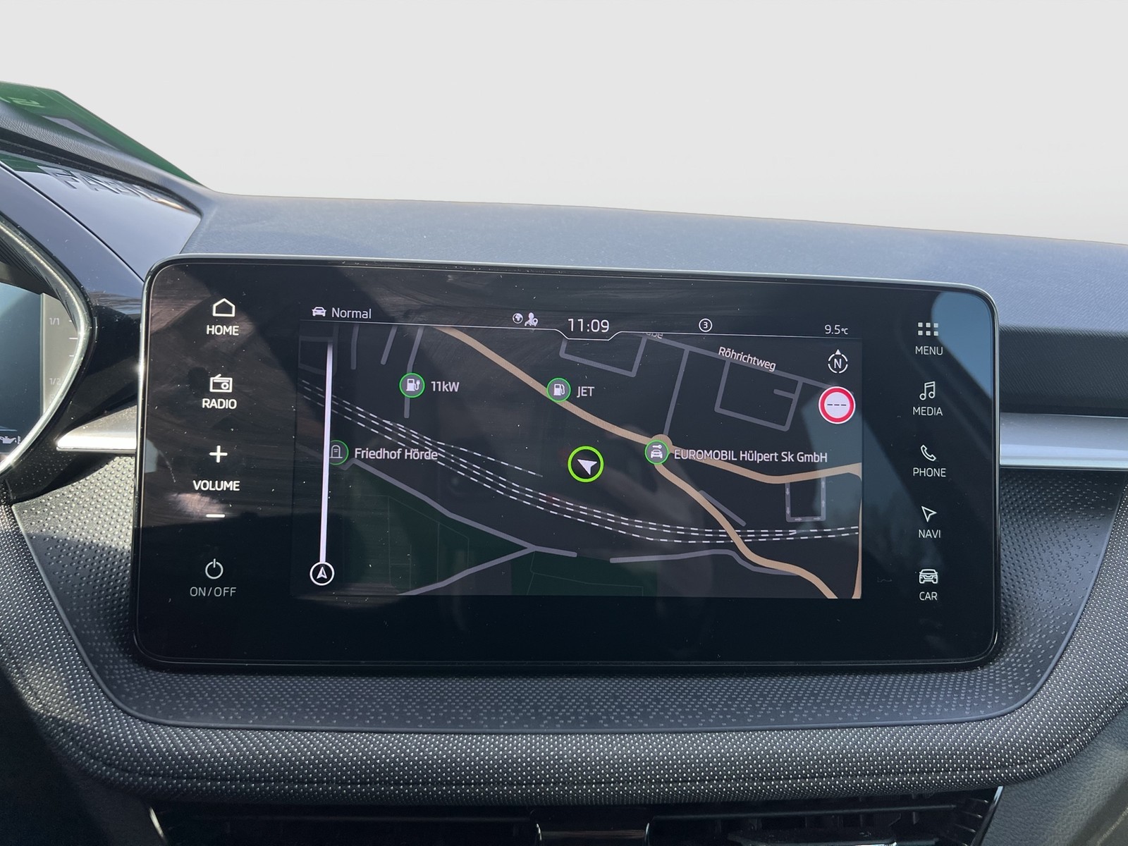 Skoda Fabia 1.0 TOUR CAM NAVI AHK-VORBEREITUNG SITZHZ.