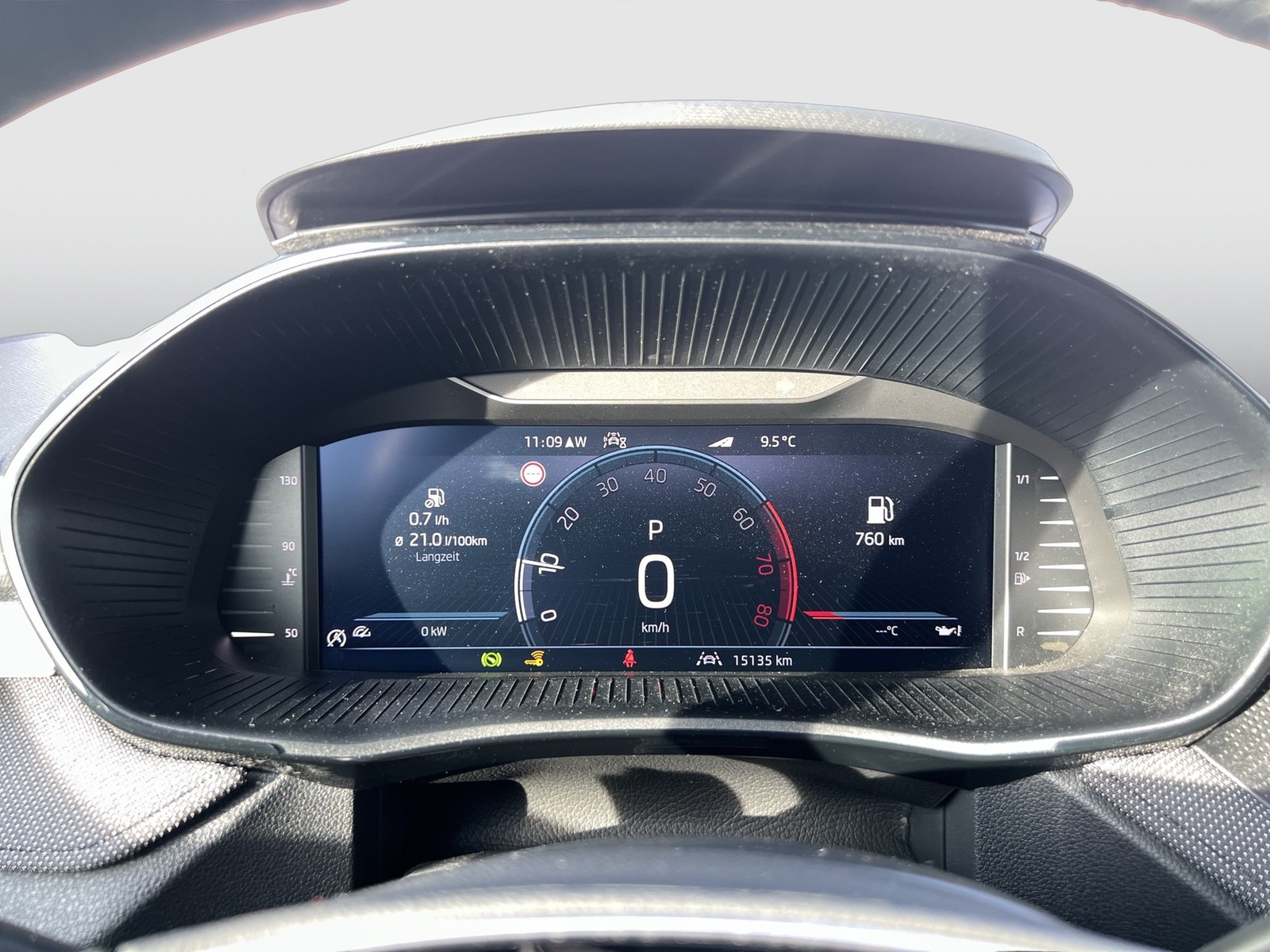 Skoda Fabia 1.0 TOUR CAM NAVI AHK-VORBEREITUNG SITZHZ.