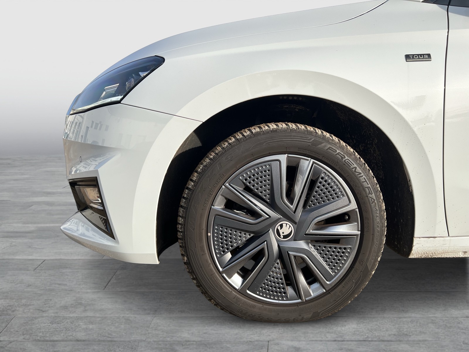 Skoda Fabia 1.0 TOUR CAM NAVI AHK-VORBEREITUNG SITZHZ.