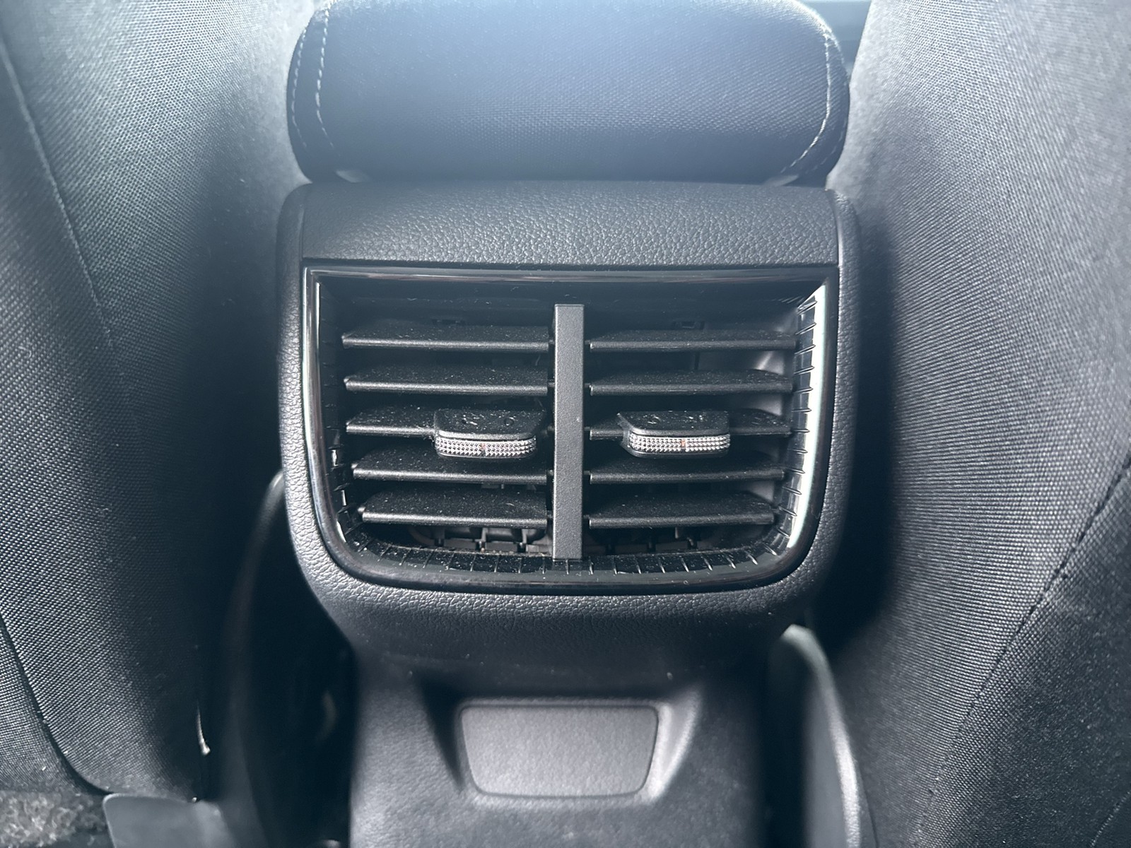 Skoda Fabia 1.0 TOUR CAM NAVI AHK-VORBEREITUNG SITZHZ.