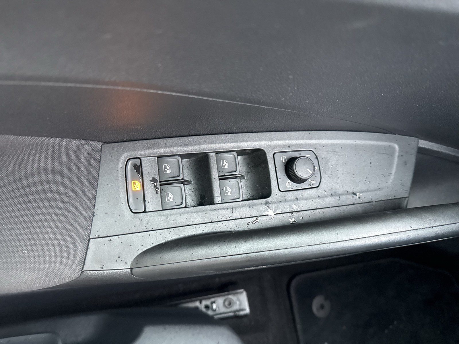 Skoda Fabia 1.0 TOUR CAM NAVI AHK-VORBEREITUNG SITZHZ.