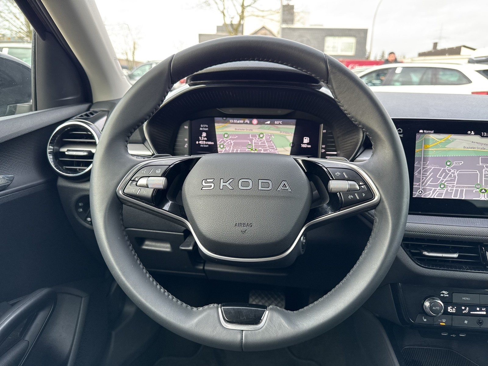 Skoda Fabia 1.0 TOUR CAM NAVI AHK-VORBEREITUNG SITZHZ.