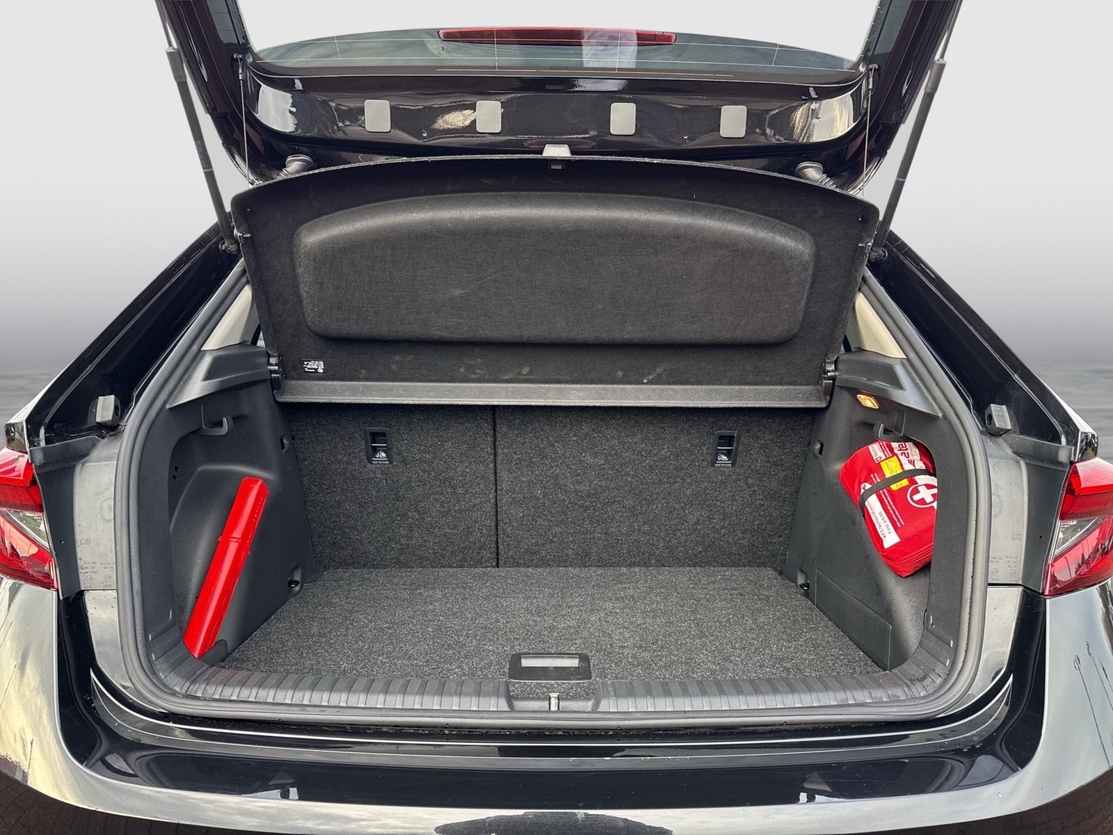 Skoda Fabia 1.0 TOUR CAM NAVI AHK-VORBEREITUNG SITZHZ.