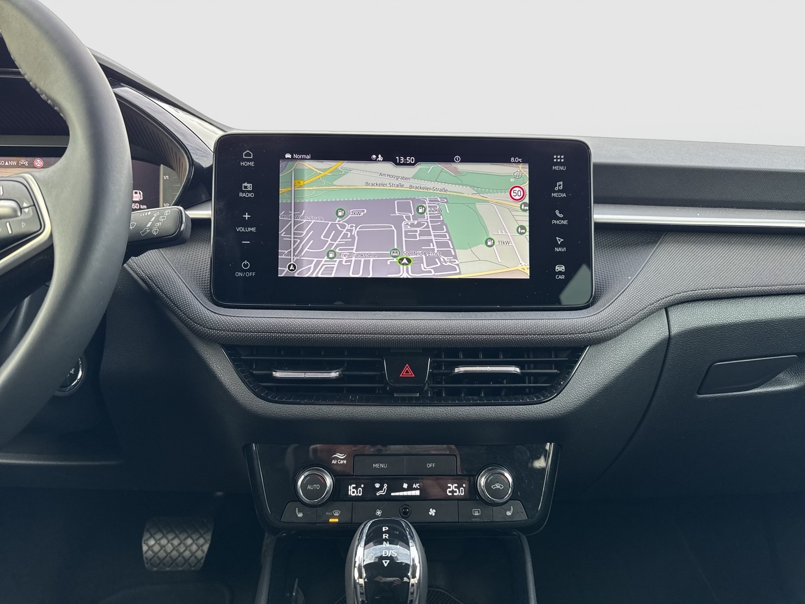 Skoda Fabia 1.0 TOUR CAM NAVI AHK-VORBEREITUNG SITZHZ.