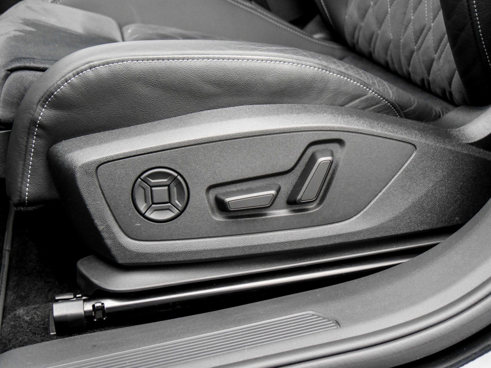 Audi Q4 45 e-tron editionSLine+Assistenzpakete+AHK+SONOS