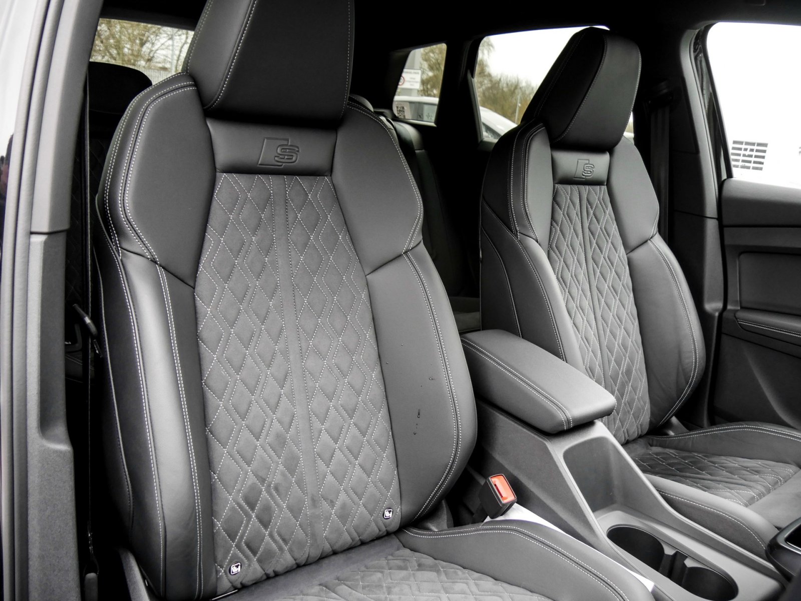 Audi Q4 45 e-tron editionSLine+Assistenzpakete+AHK+SONOS