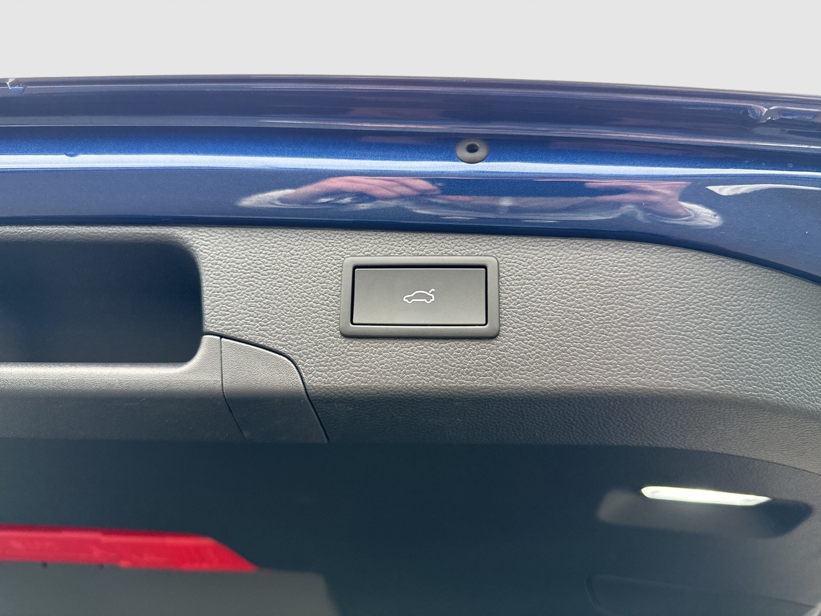 Skoda Superb Combi iV 1.5TSI DSG Sportline AHK HuD PANO CANTON NAV ACC 360GRAD