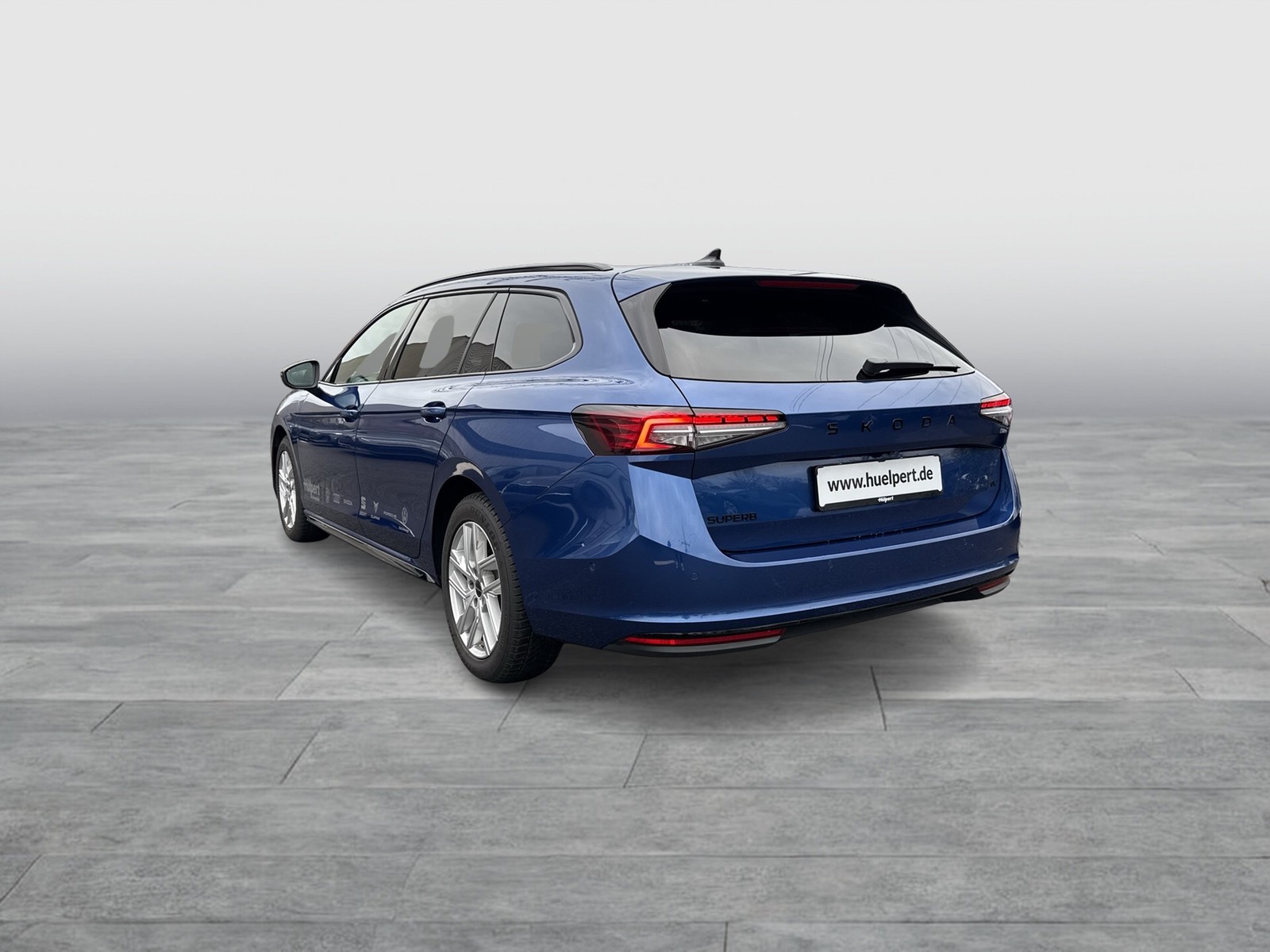 Skoda Superb Combi iV 1.5TSI DSG Sportline AHK HuD PANO CANTON NAV ACC 360GRAD