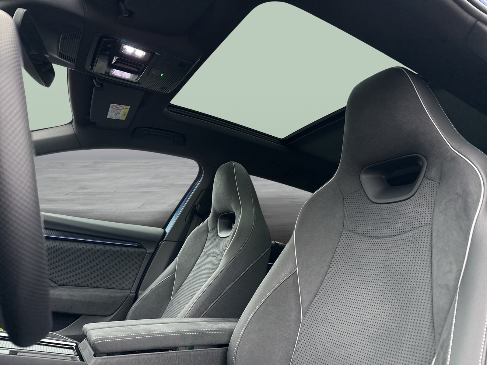 Skoda Superb Combi iV 1.5TSI DSG Sportline AHK HuD PANO CANTON NAV ACC 360GRAD