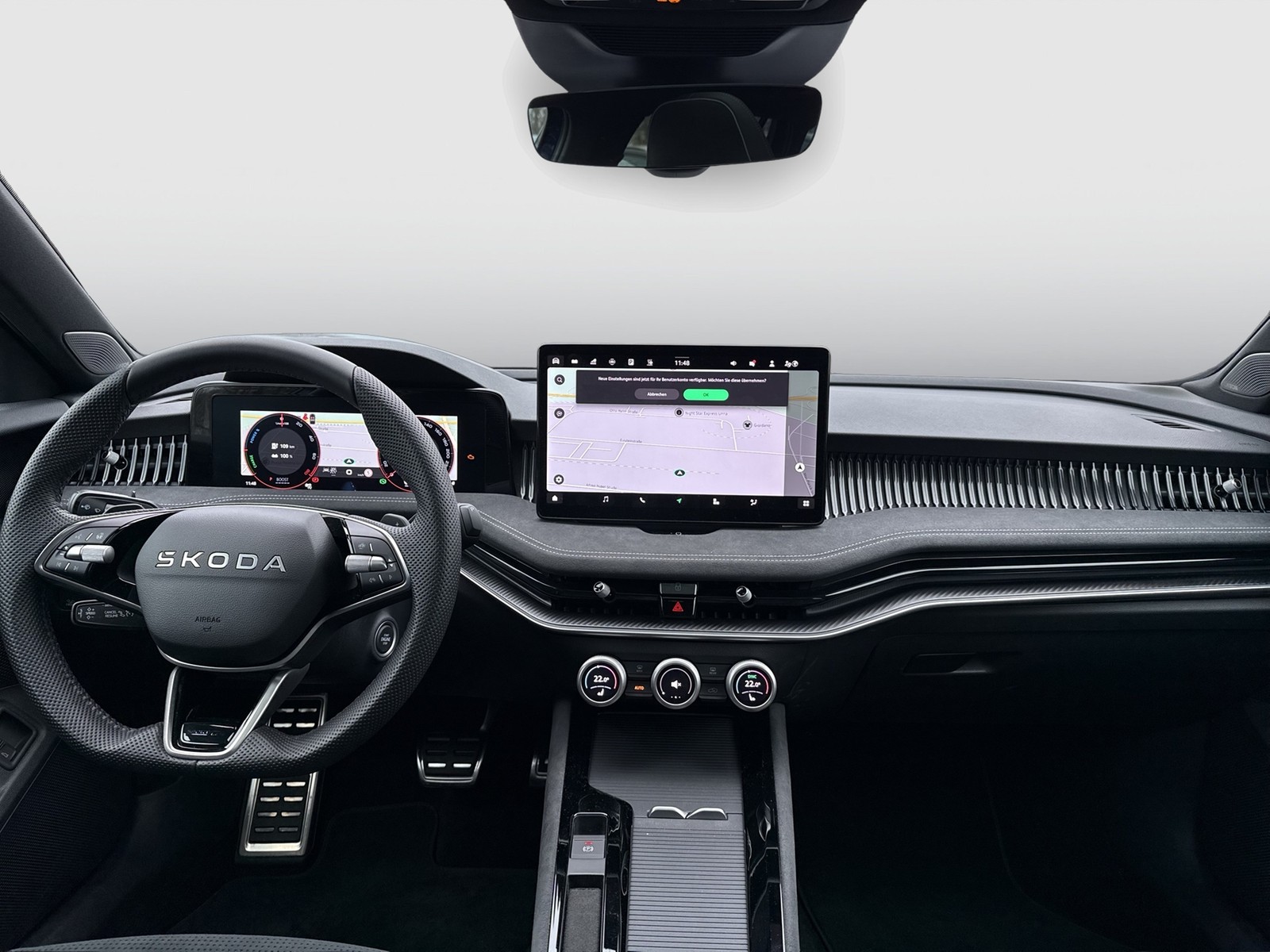 Skoda Superb Combi iV 1.5TSI DSG Sportline AHK HuD PANO CANTON NAV ACC 360GRAD