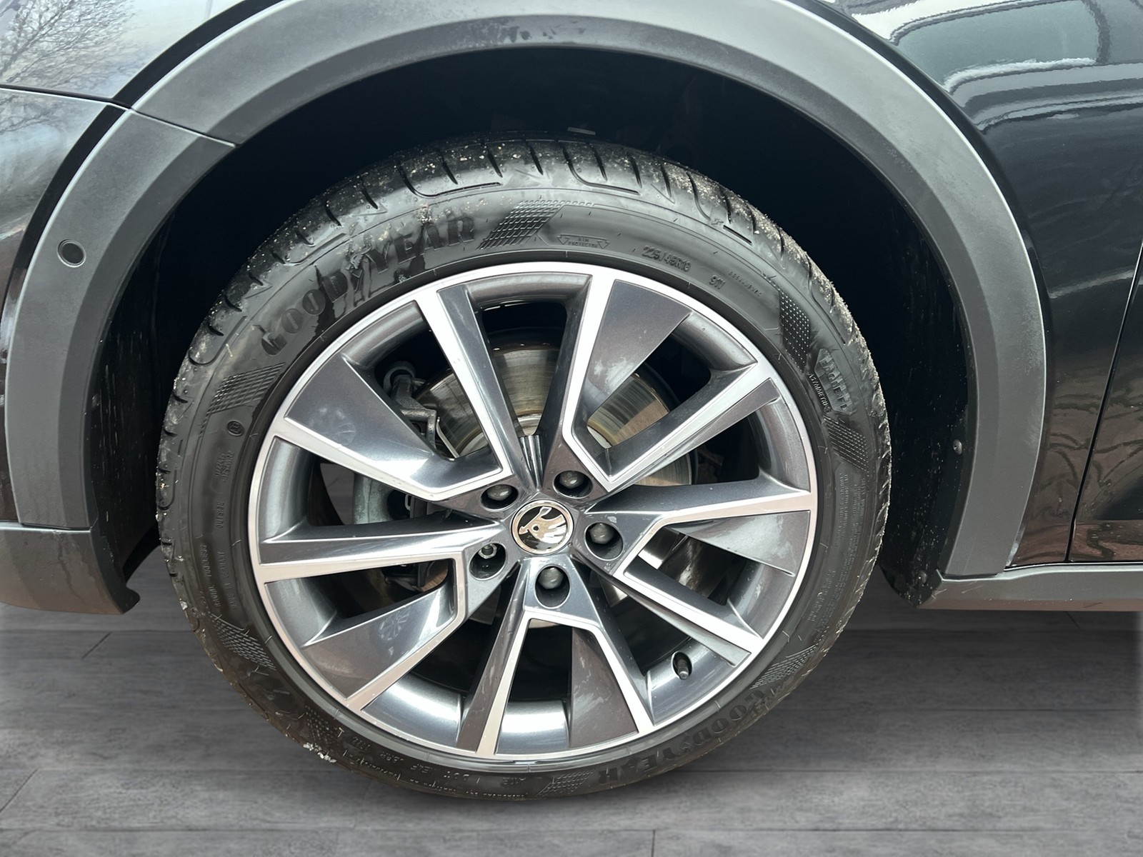 Skoda Octavia Combi 2.0 SCOUT 4X4 PANO AHK CAM HEAD-UP