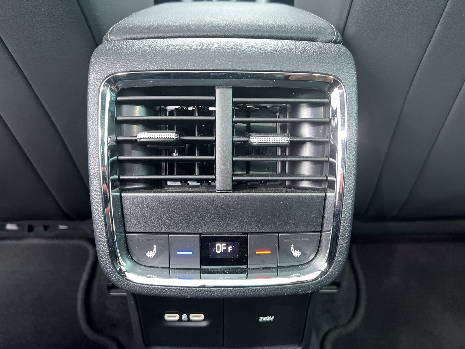 Skoda Octavia Combi 2.0 SCOUT 4X4 PANO AHK CAM HEAD-UP