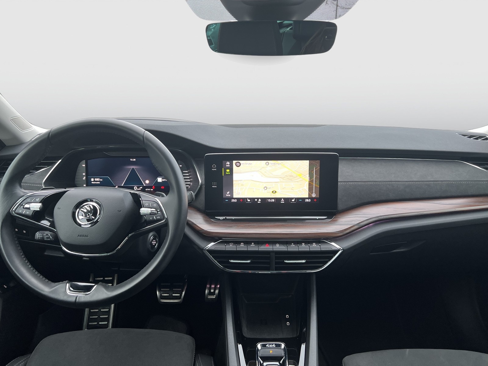 Skoda Octavia Combi 2.0 SCOUT 4X4 PANO AHK CAM HEAD-UP