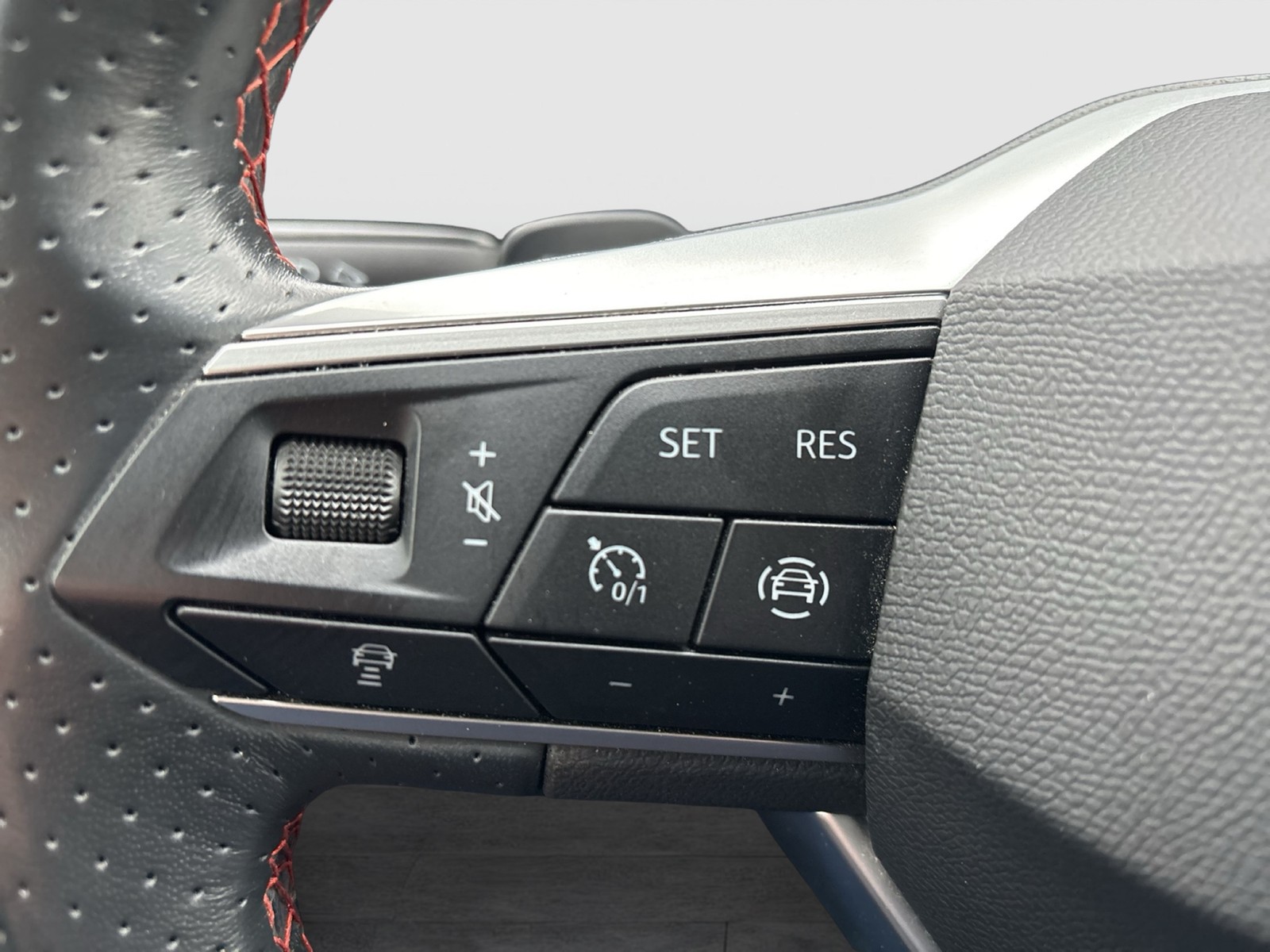 Seat Leon ST 1.4 HYBRID FR CAM ACC NAVI CARPLAY LM17