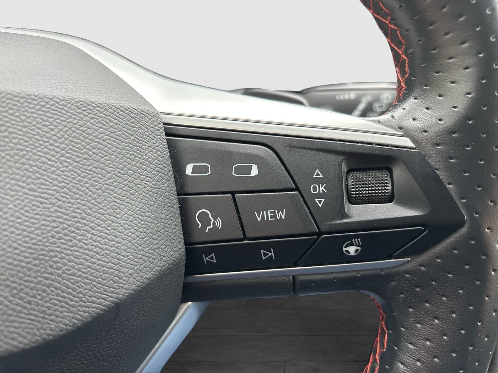 Seat Leon ST 1.4 HYBRID FR CAM ACC NAVI CARPLAY LM17