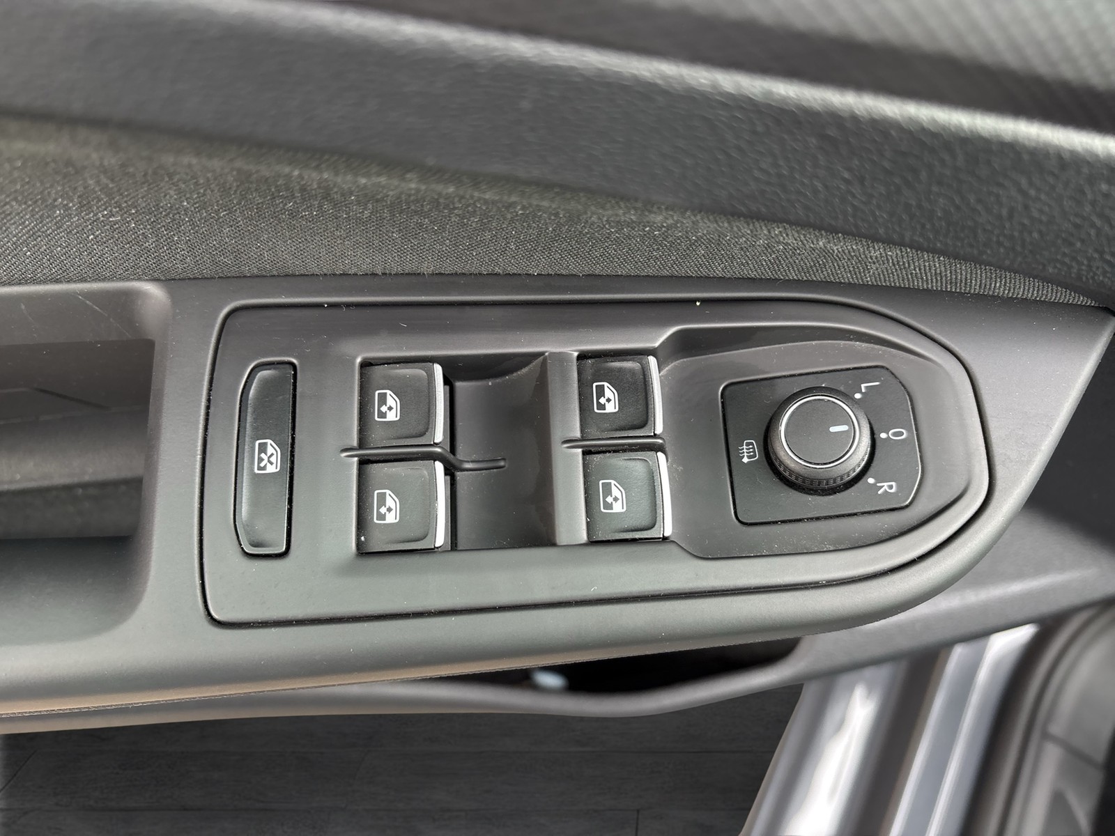 Volkswagen Golf Variant VIII 1.5 eTSI ACTIVE ACC NAVI ALU