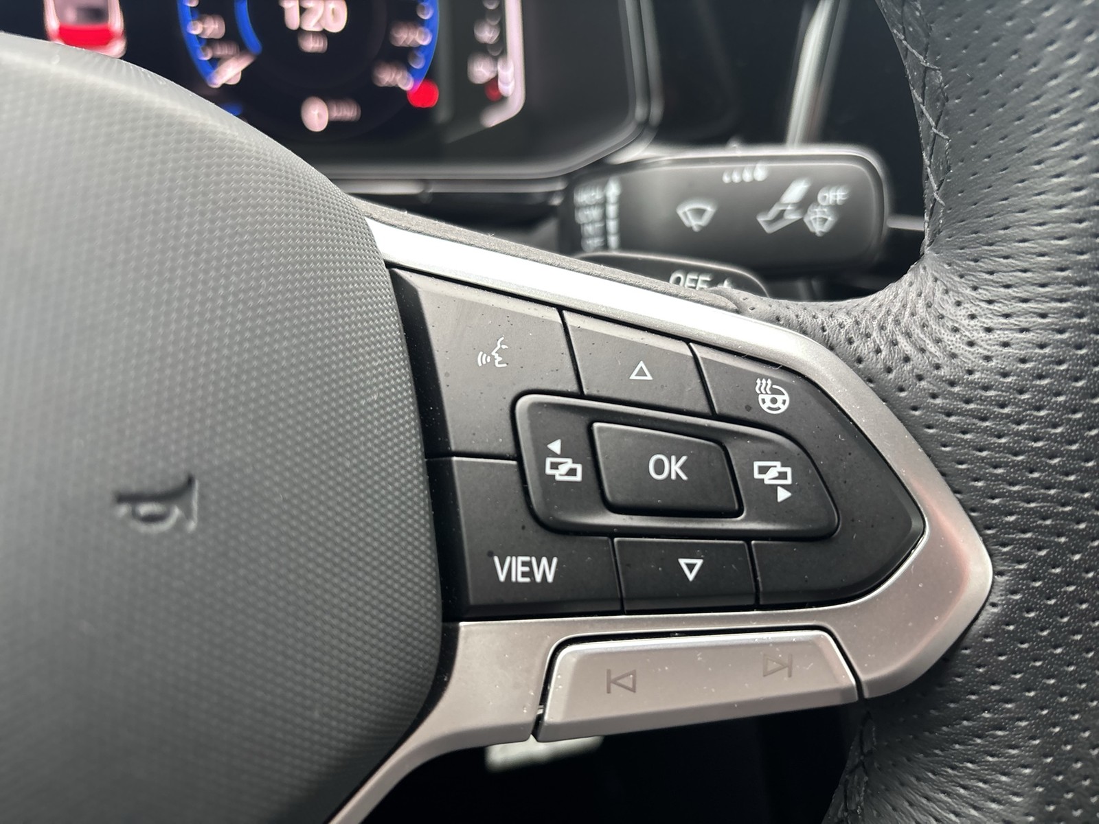 Volkswagen T-Roc Cabriolet 1.5 R-LINE EDITION KARMANN LEDER AHK CAM LM18