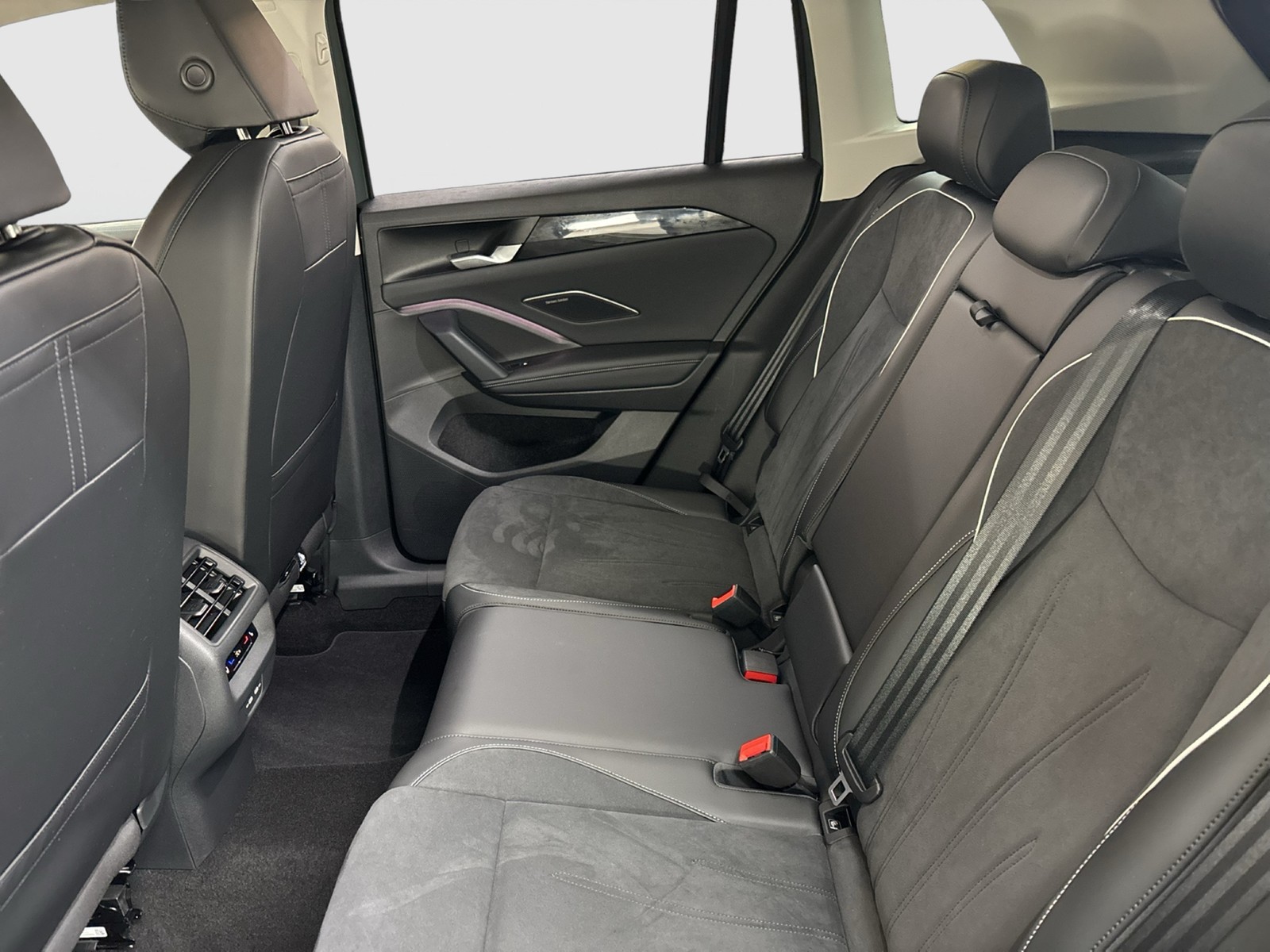 Volkswagen Tiguan 1.5 HYBRID ELEGANCE NEUES MODELL AHK CAM