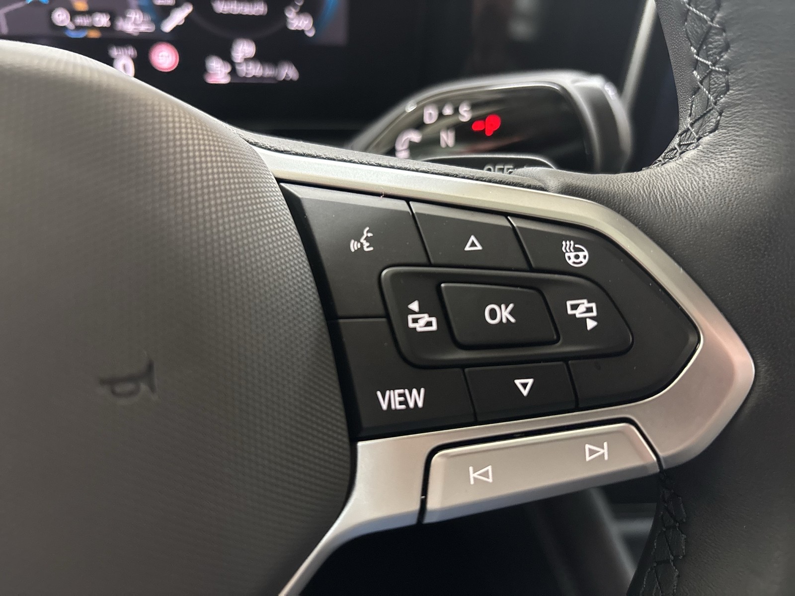 Volkswagen Tiguan 1.5 HYBRID ELEGANCE NEUES MODELL AHK CAM