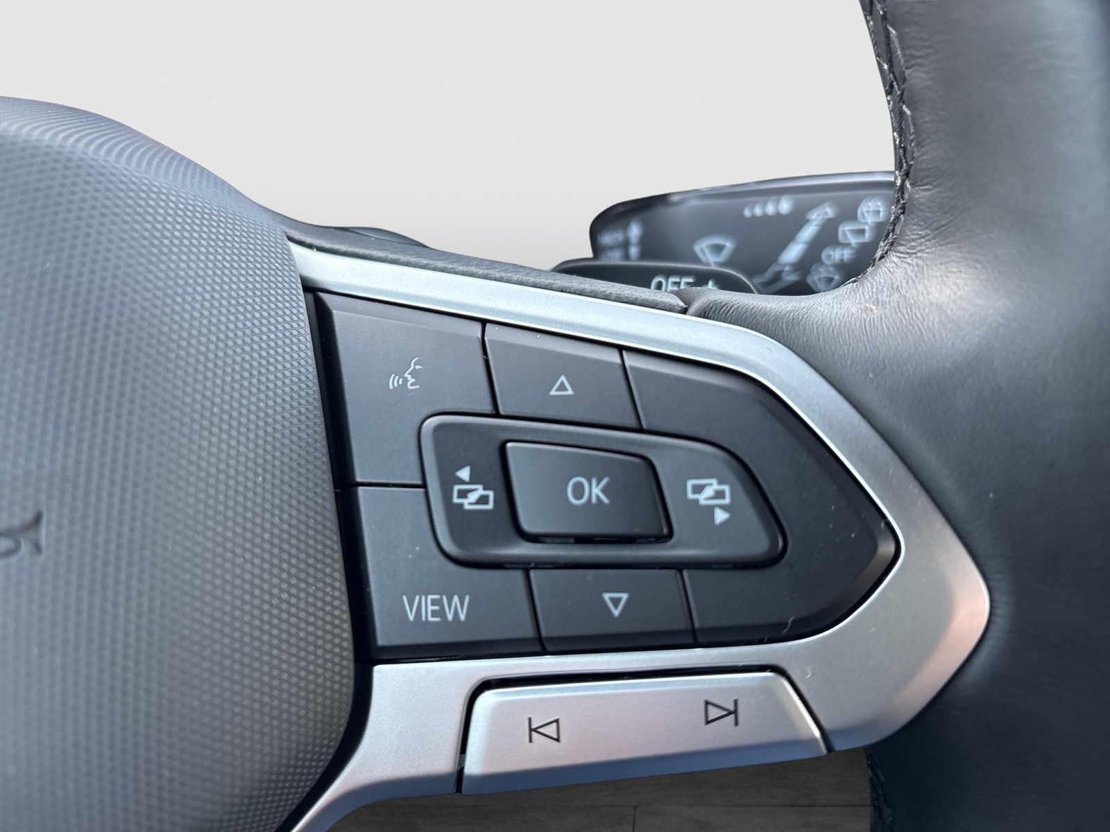 Volkswagen Taigo 1.5 R-LINE AHK CAM ACC LM17 NAVI CARPLAY