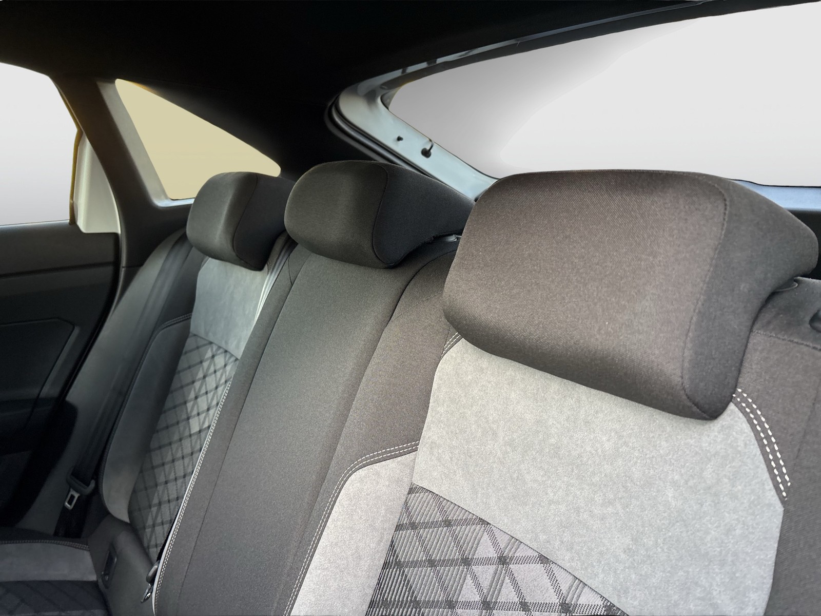 Volkswagen Taigo 1.5 R-LINE AHK CAM ACC LM17 NAVI CARPLAY