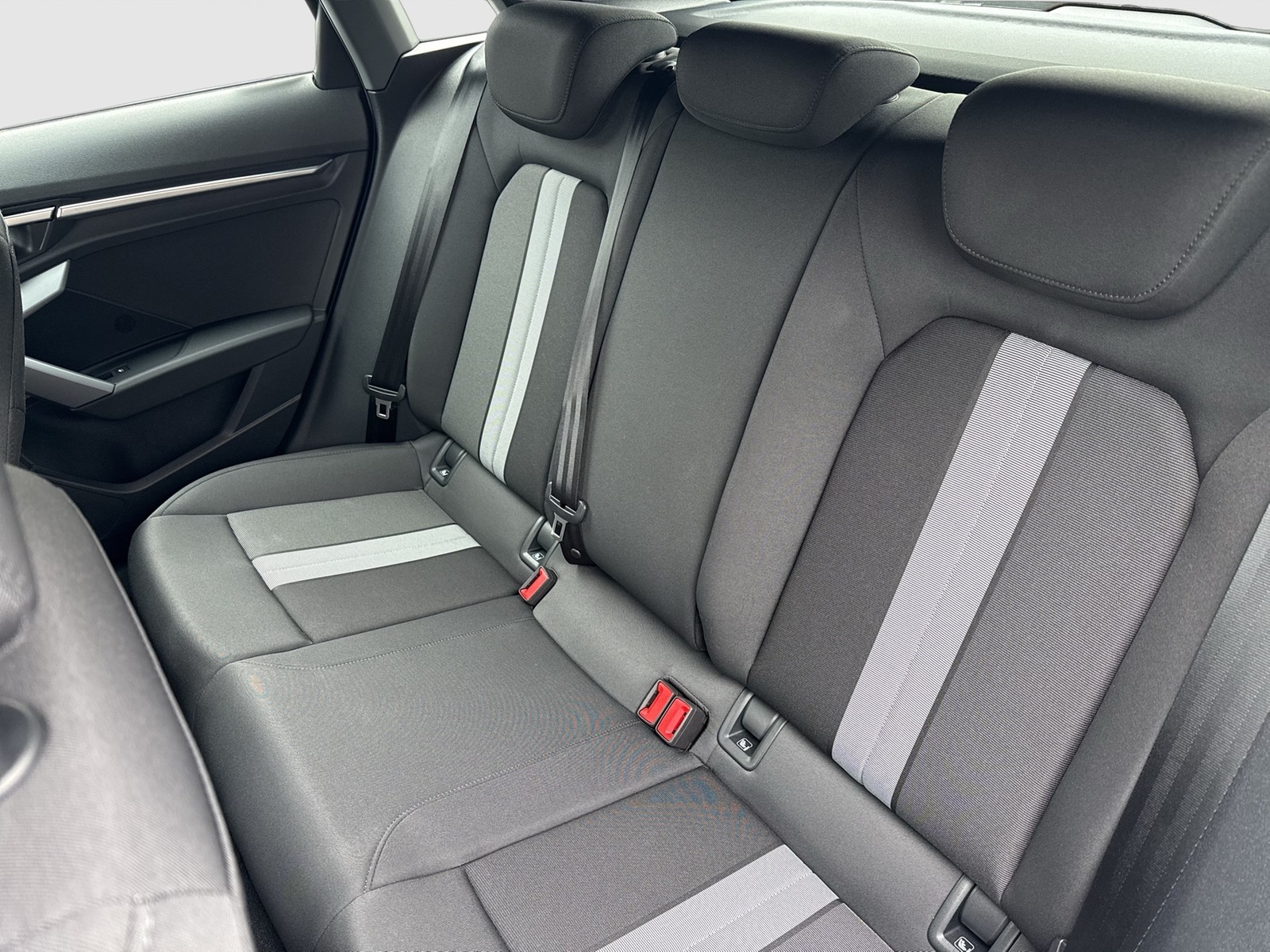 Audi A3 allstreet 35 AHK CAM ACC E-KLAPPE NAVI+ LM17