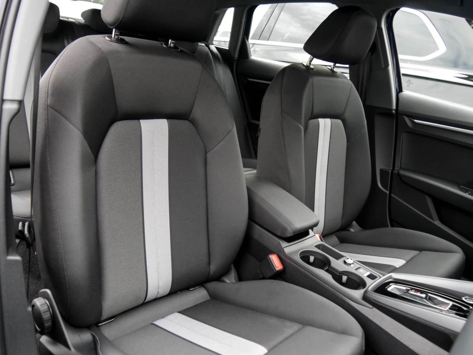 Audi A3 allstreet 35 AHK CAM ACC E-KLAPPE NAVI+ LM17