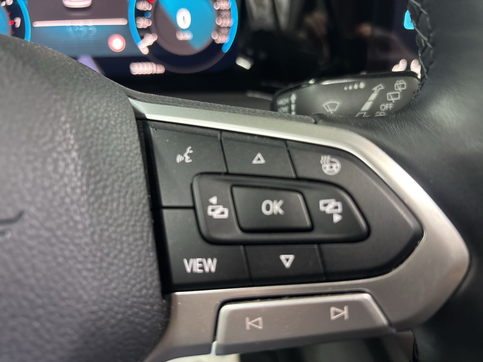 Volkswagen Golf VIII 1.5 ACTIVE ACC NAVI CARPLAY SITZHEIZ.