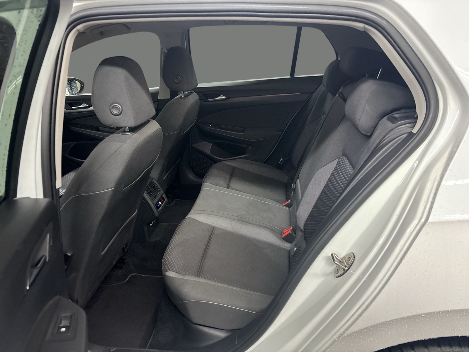 Volkswagen Golf VIII 1.5 ACTIVE ACC NAVI CARPLAY SITZHEIZ.