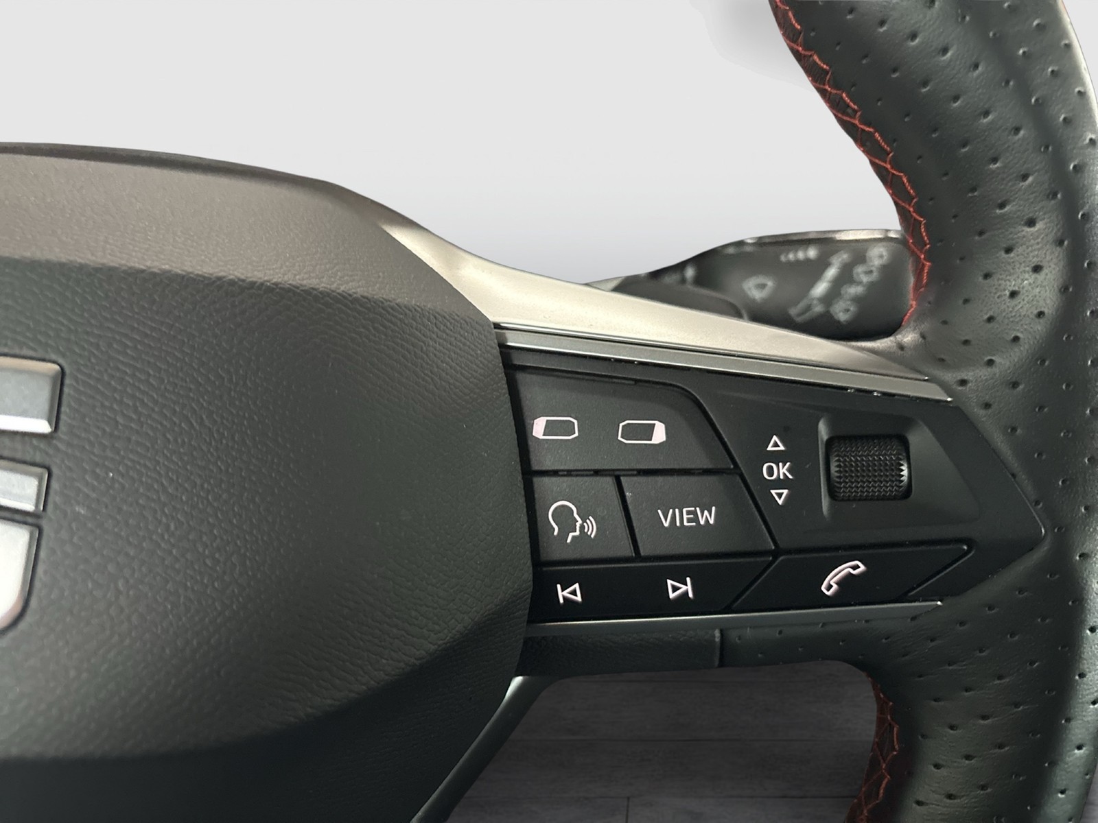 Seat Leon ST 1.4 HYBRID FR NAVI VIRTUAL-COCKPIT LM17