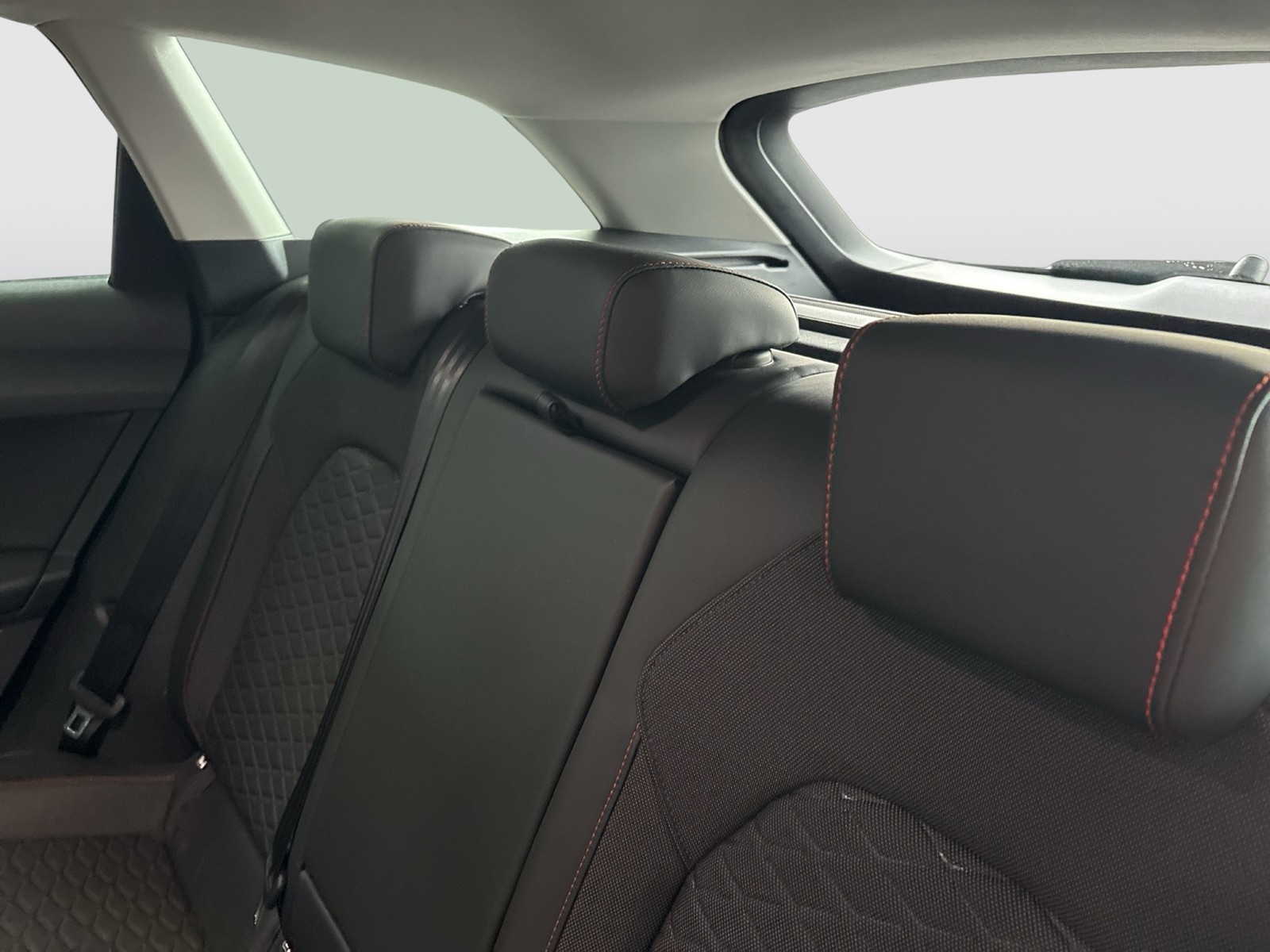 Seat Leon ST 1.4 HYBRID FR NAVI VIRTUAL-COCKPIT LM17