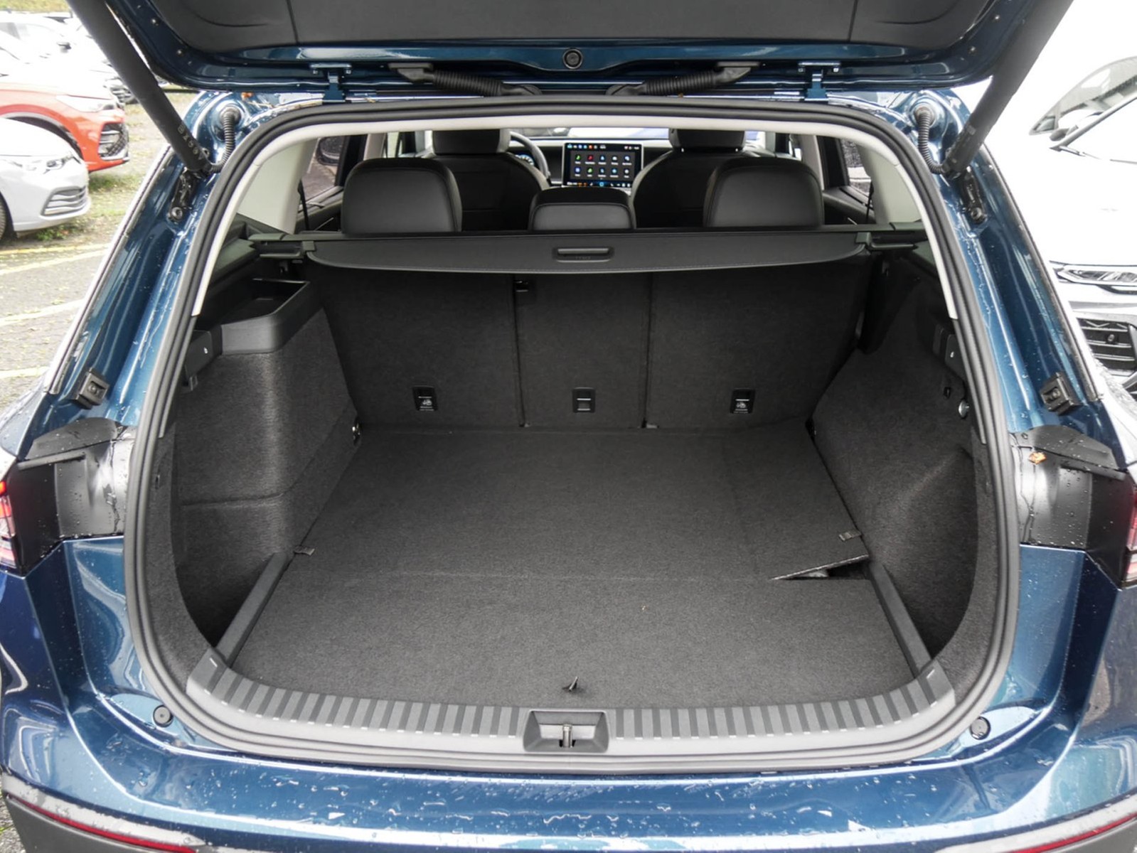 Volkswagen Tayron 1.5 HYBRID LIFE CAM LM18 E-KLAPPE CARPLAY