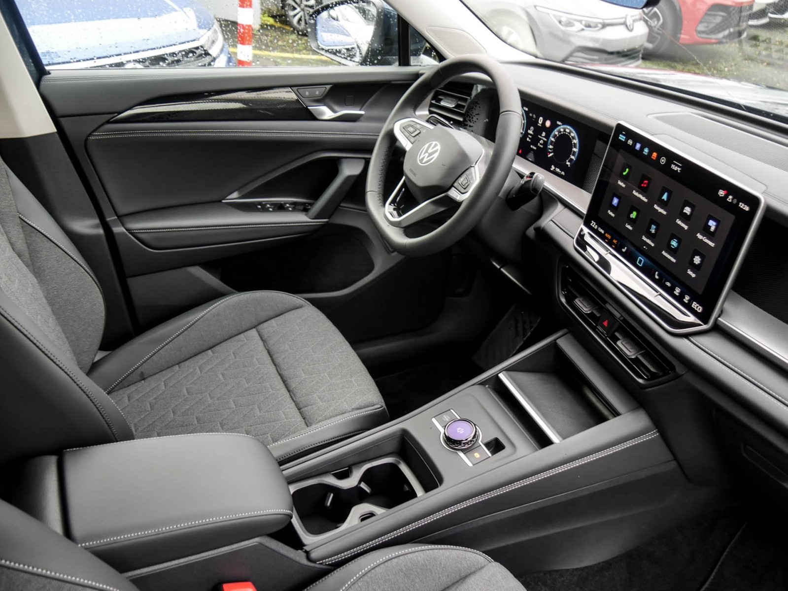 Volkswagen Tayron 1.5 HYBRID LIFE CAM LM18 E-KLAPPE CARPLAY