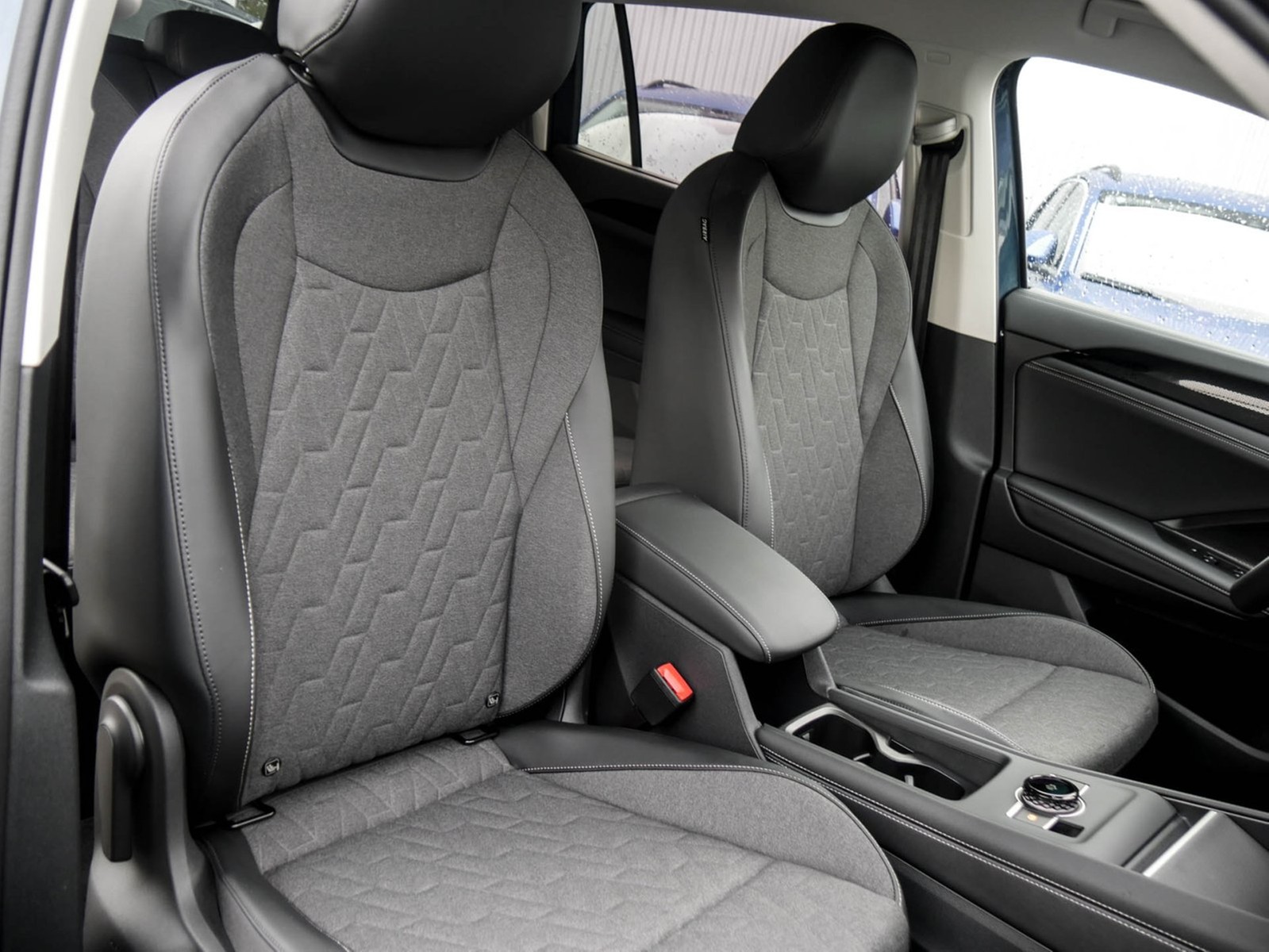 Volkswagen Tayron 1.5 HYBRID LIFE CAM LM18 E-KLAPPE CARPLAY