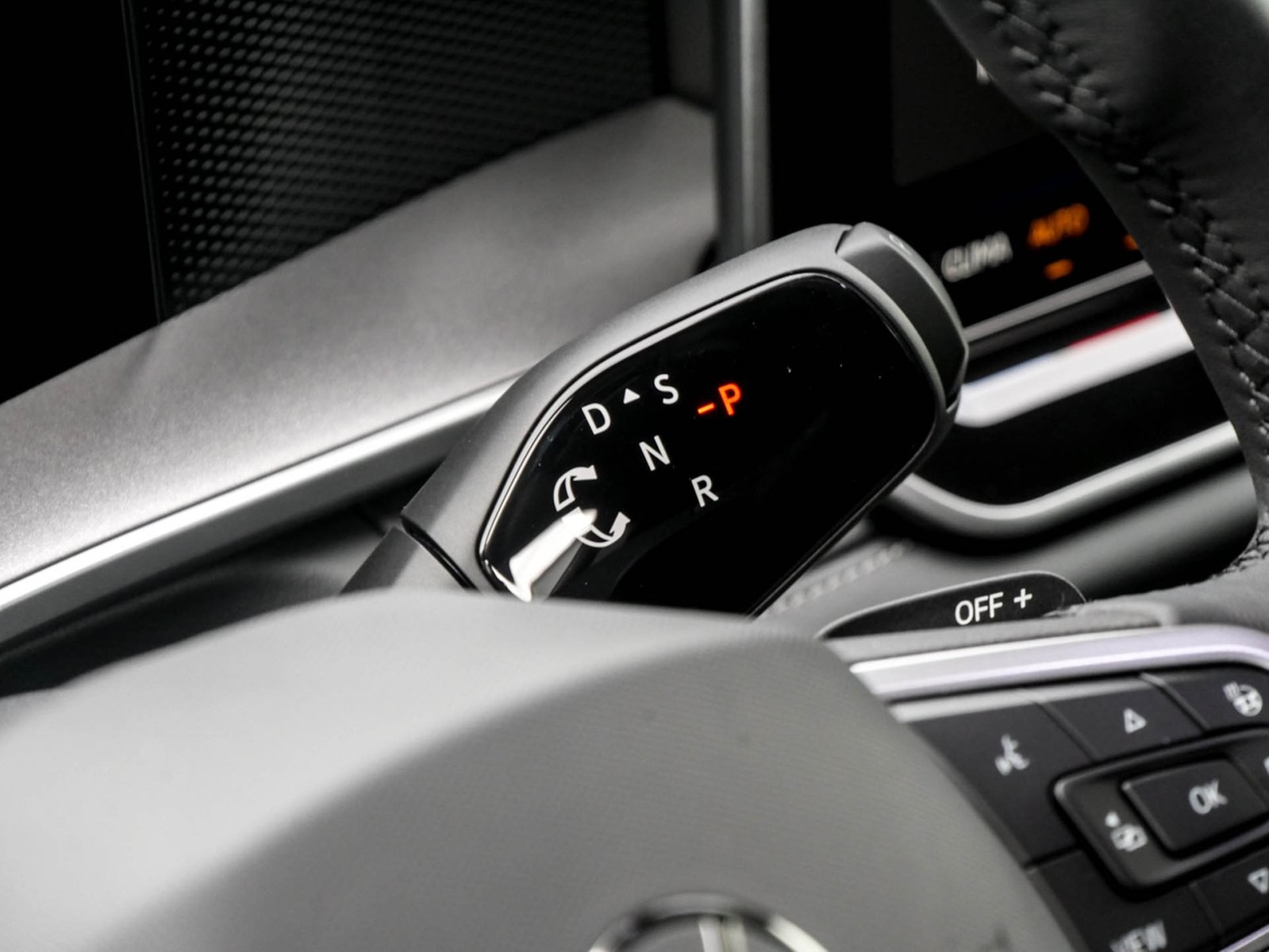 Volkswagen Tayron 1.5 HYBRID LIFE CAM LM18 E-KLAPPE CARPLAY